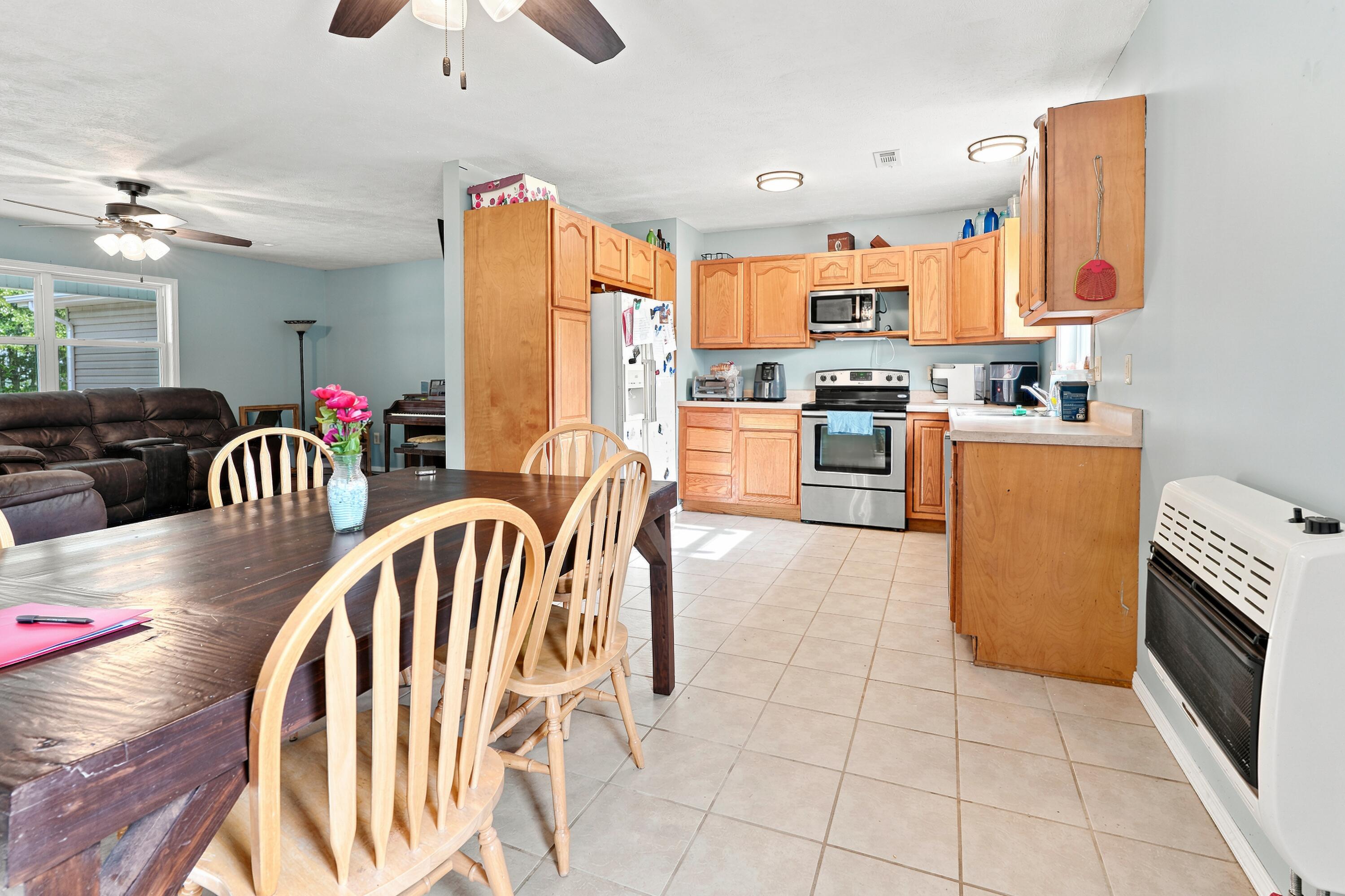 2098 Private Road 7380 Property Photo 5