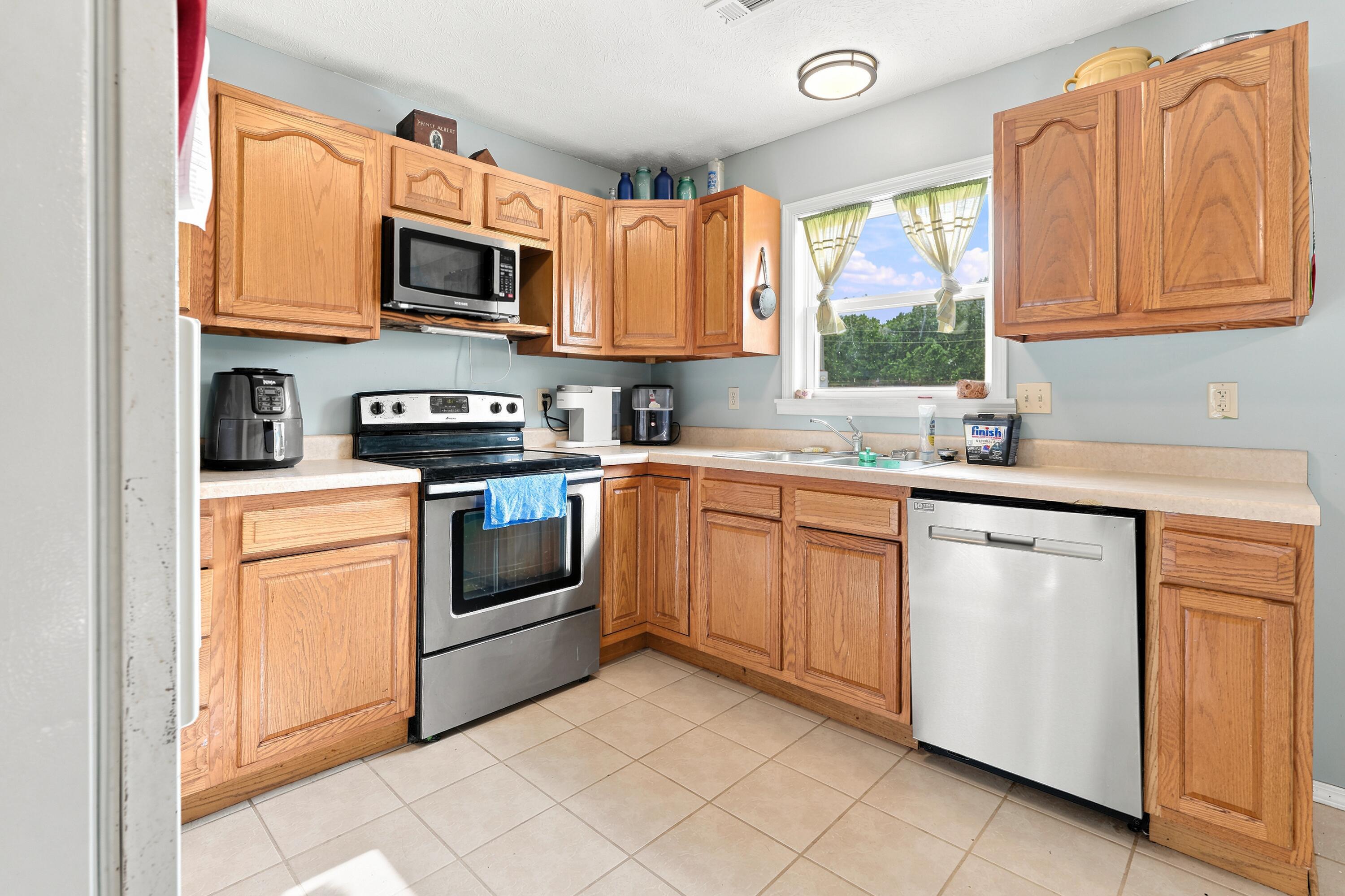 2098 Private Road 7380 Property Photo 7
