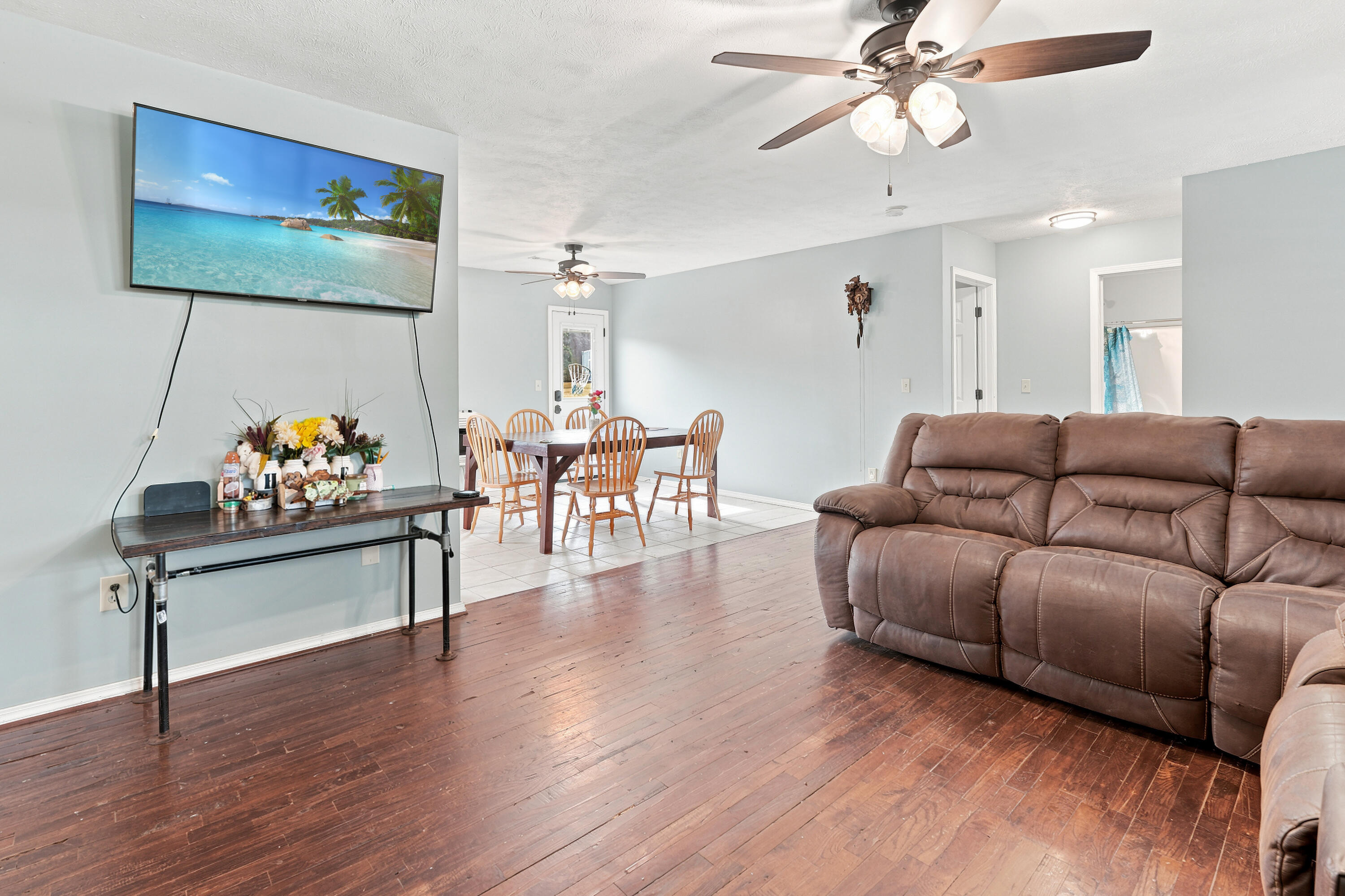2098 Private Road 7380 Property Photo 8