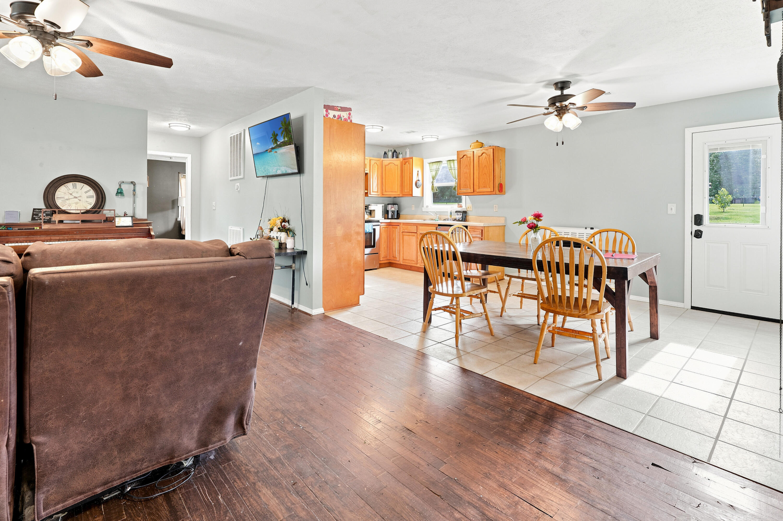 2098 Private Road 7380 Property Photo 14