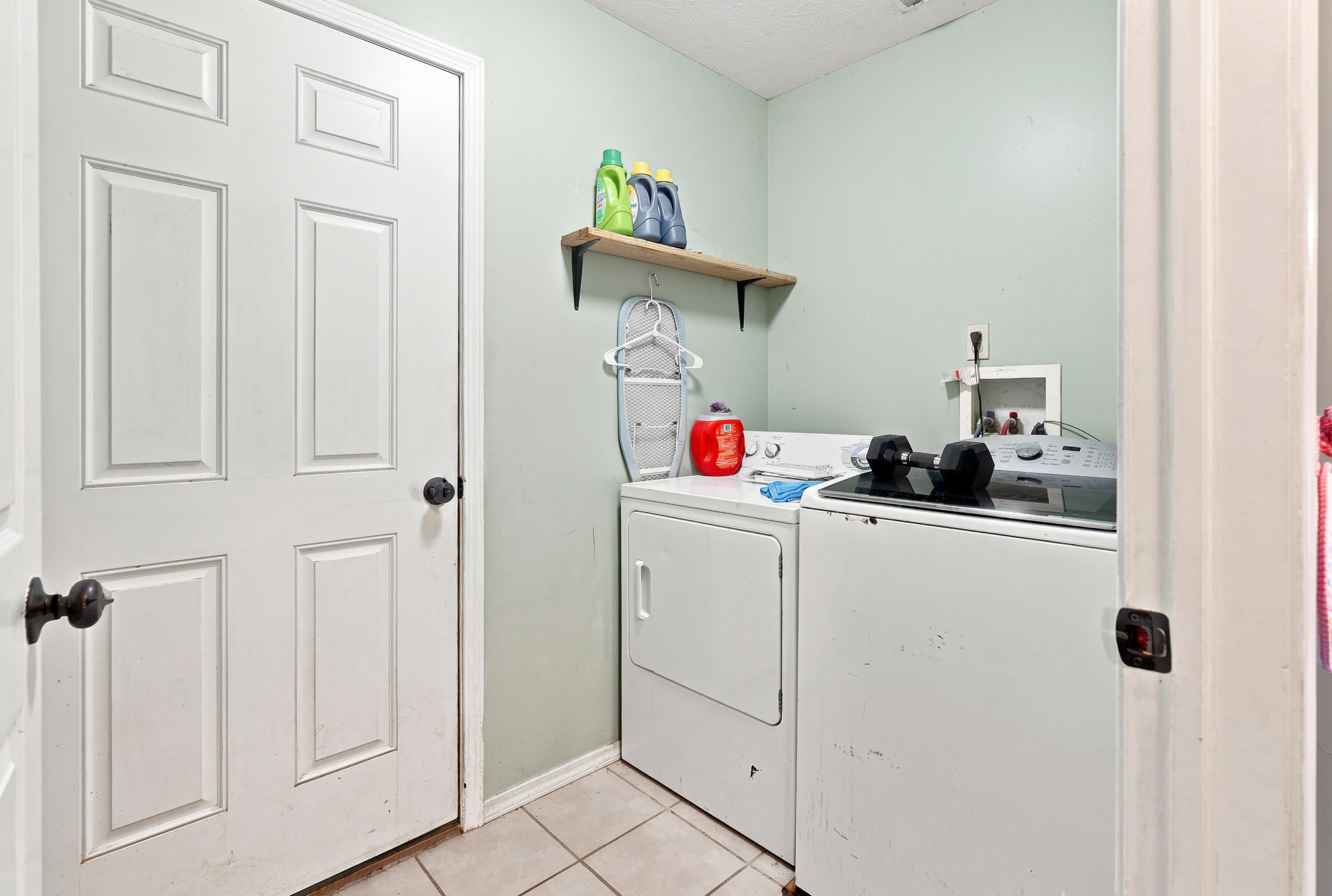 2098 Private Road 7380 Property Photo 16