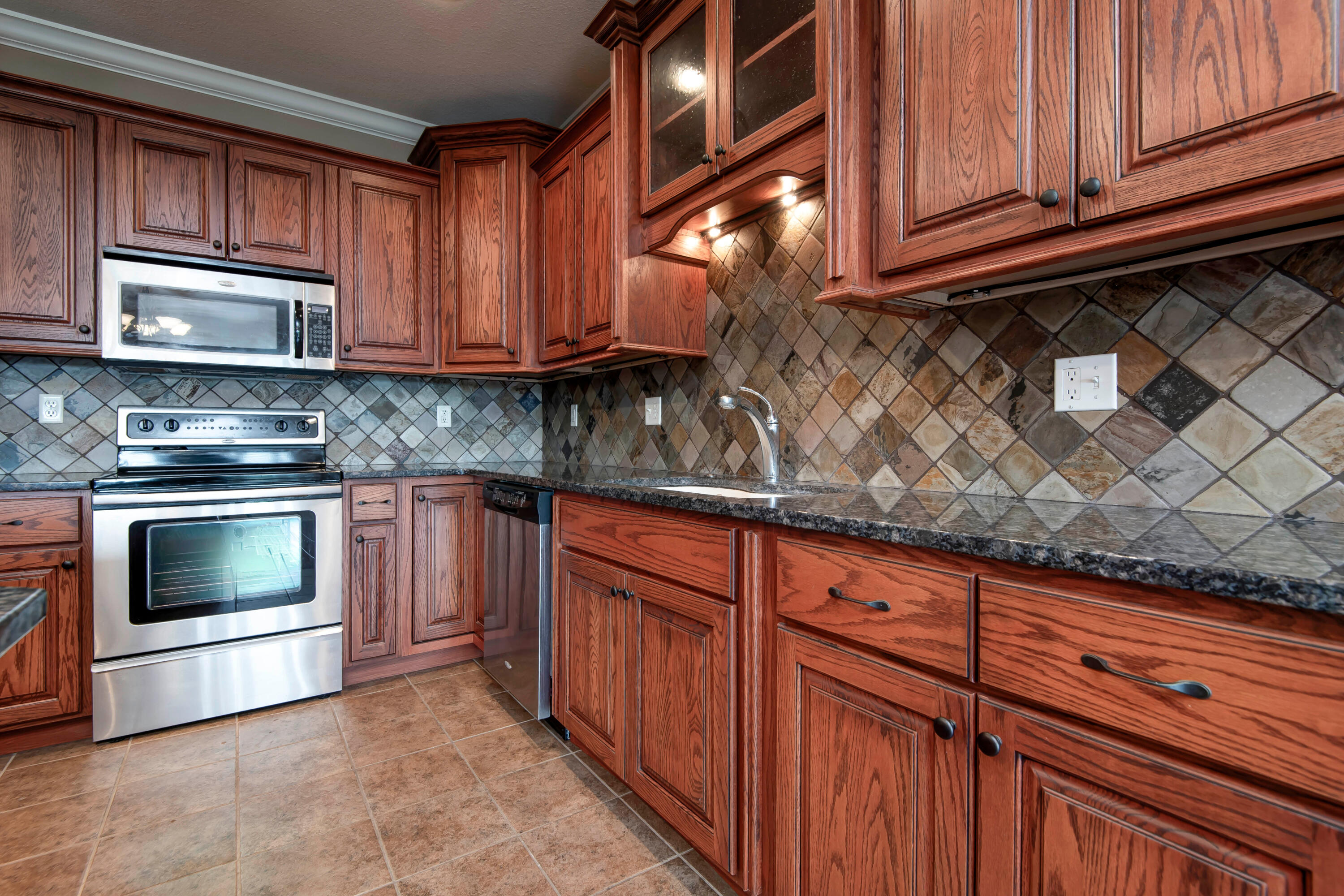 3103 Riverstone Drive Property Photo 8