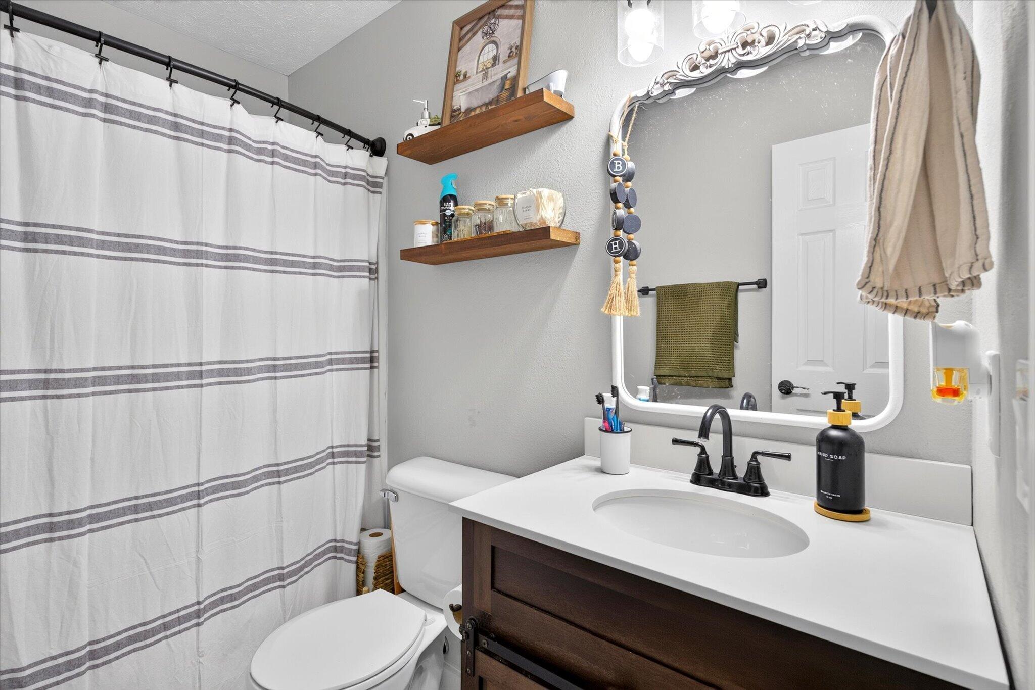 610 North Benton Avenue Property Photo 20