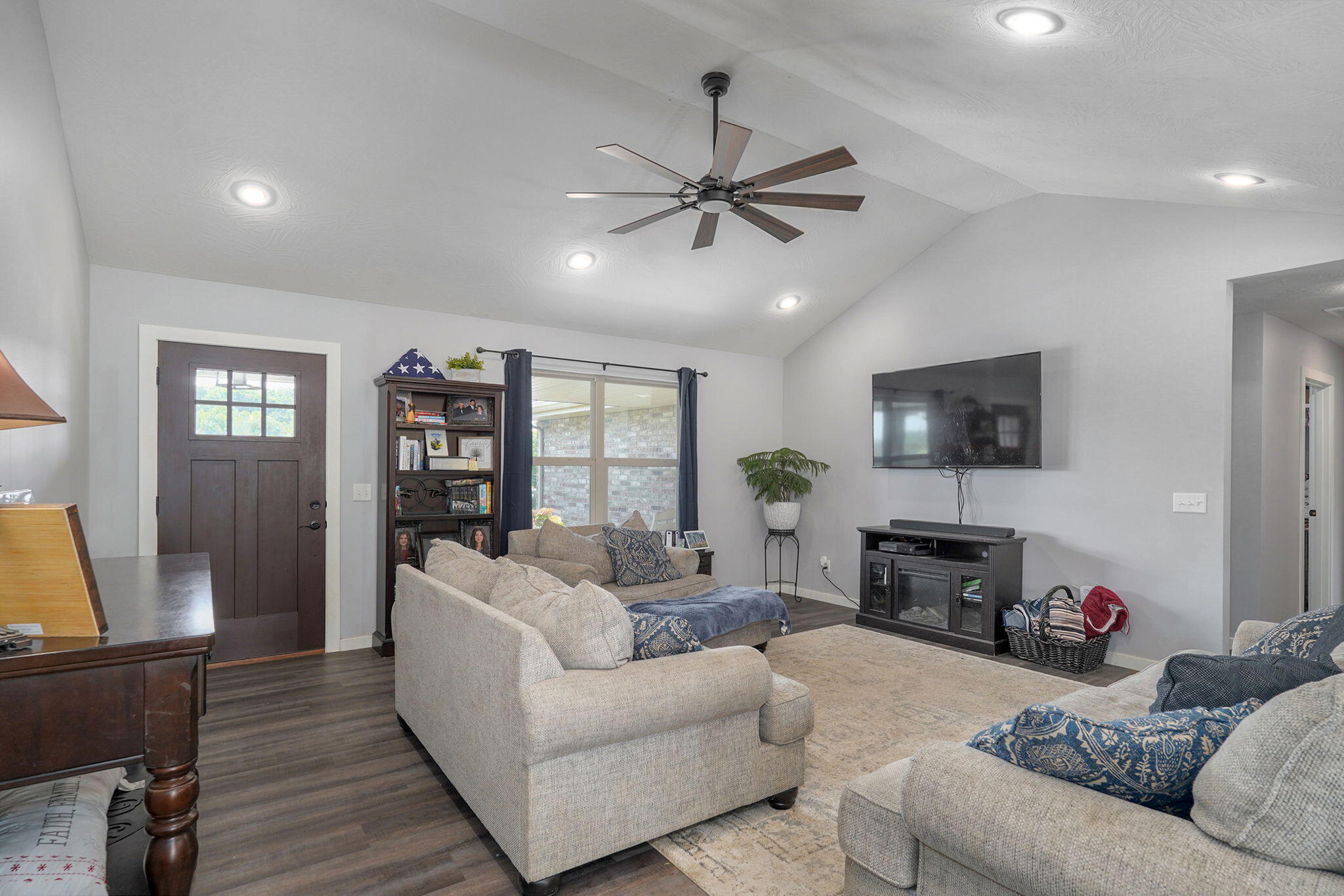 742 Azalea Lane Property Photo 12