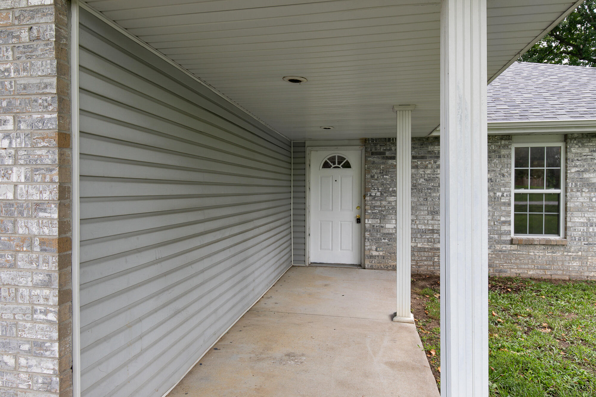 1206 South Killingsworth Avenue Property Photo 3