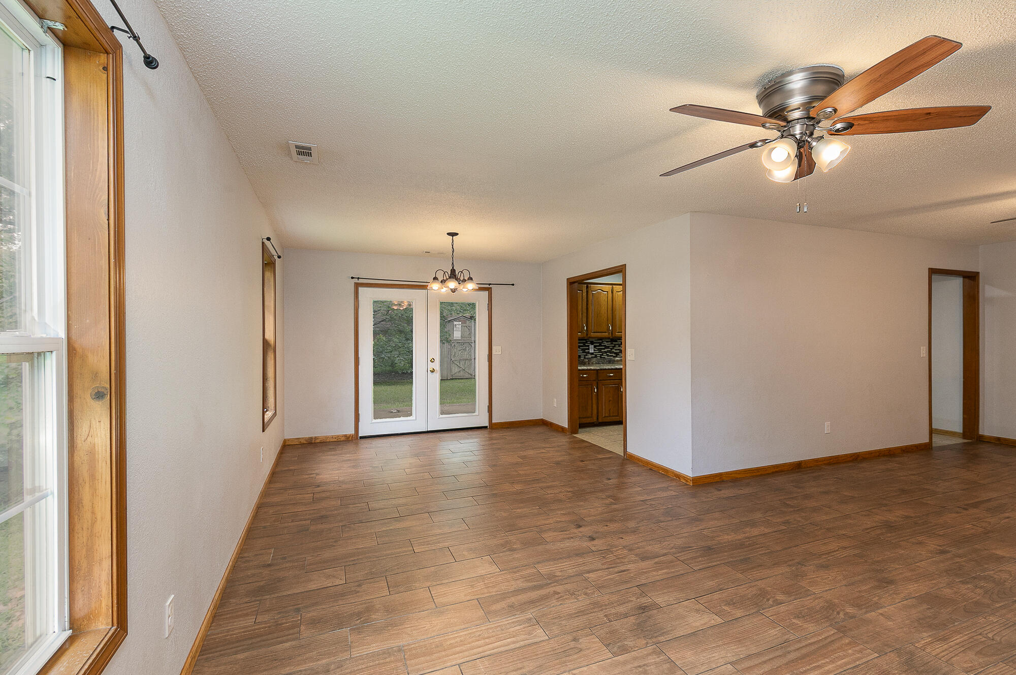 1206 South Killingsworth Avenue Property Photo 6