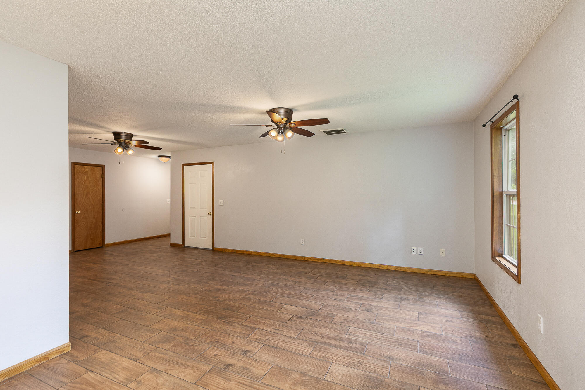 1206 South Killingsworth Avenue Property Photo 8