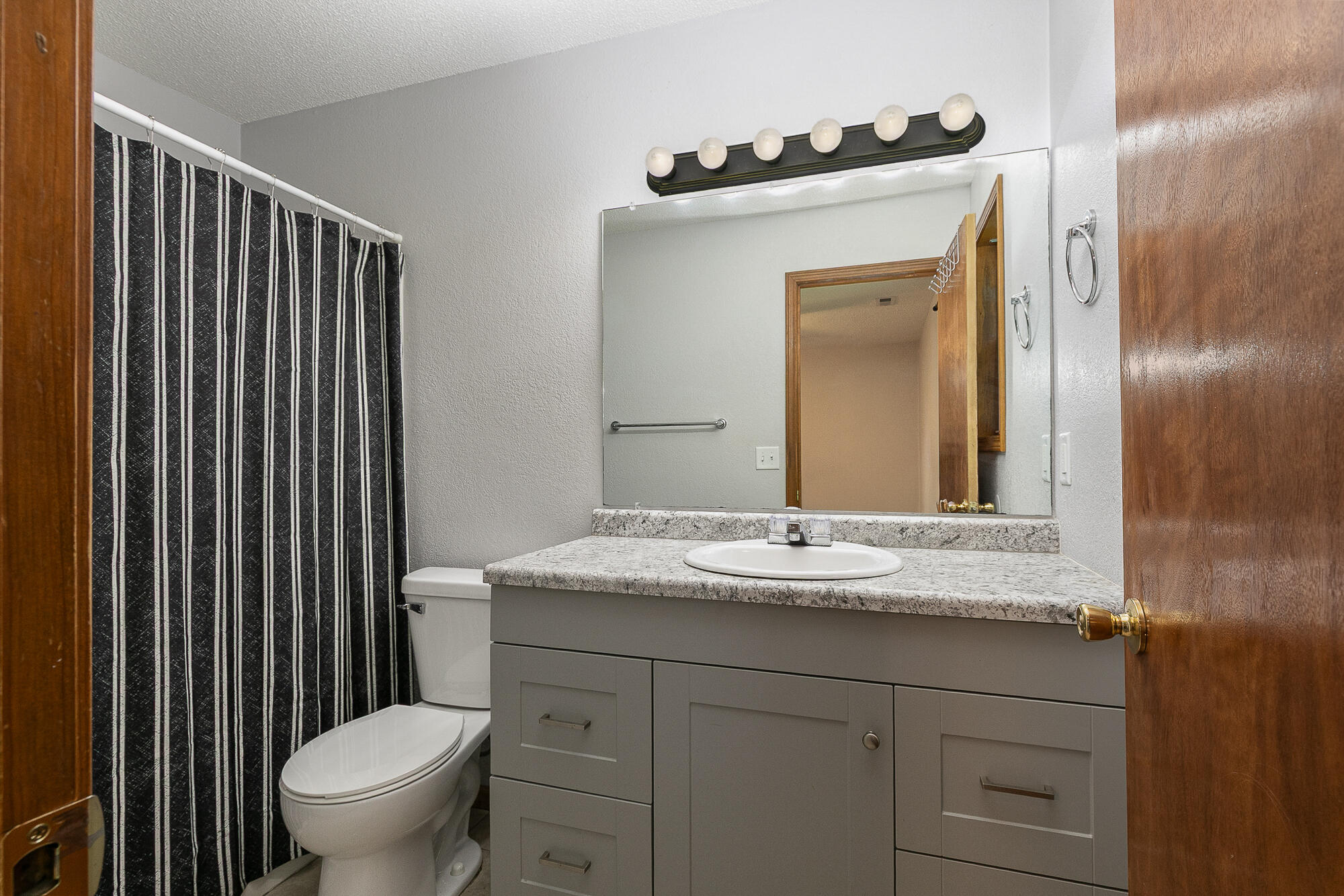 1206 South Killingsworth Avenue Property Photo 17