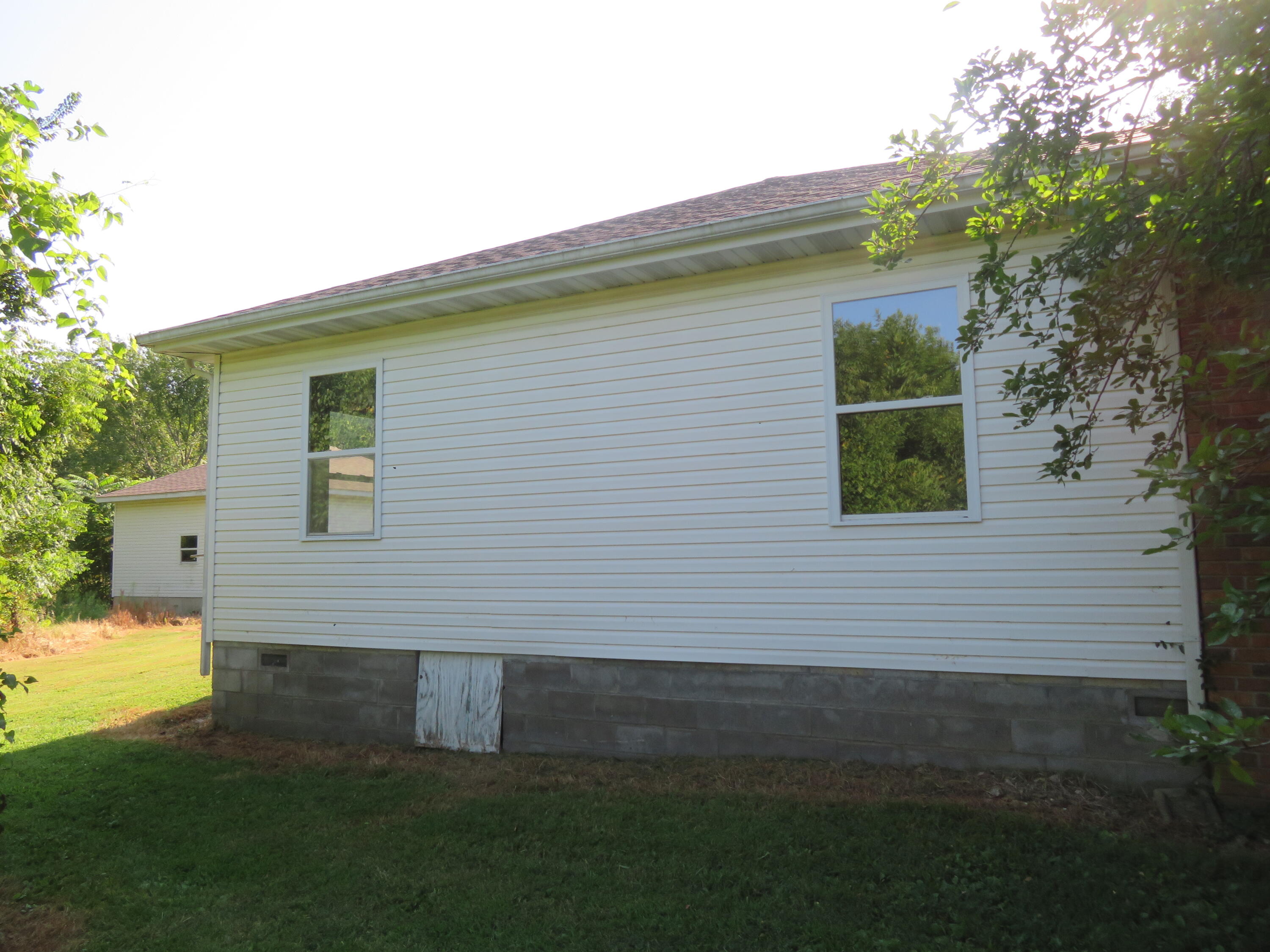 411 East 330th Road Property Photo 11