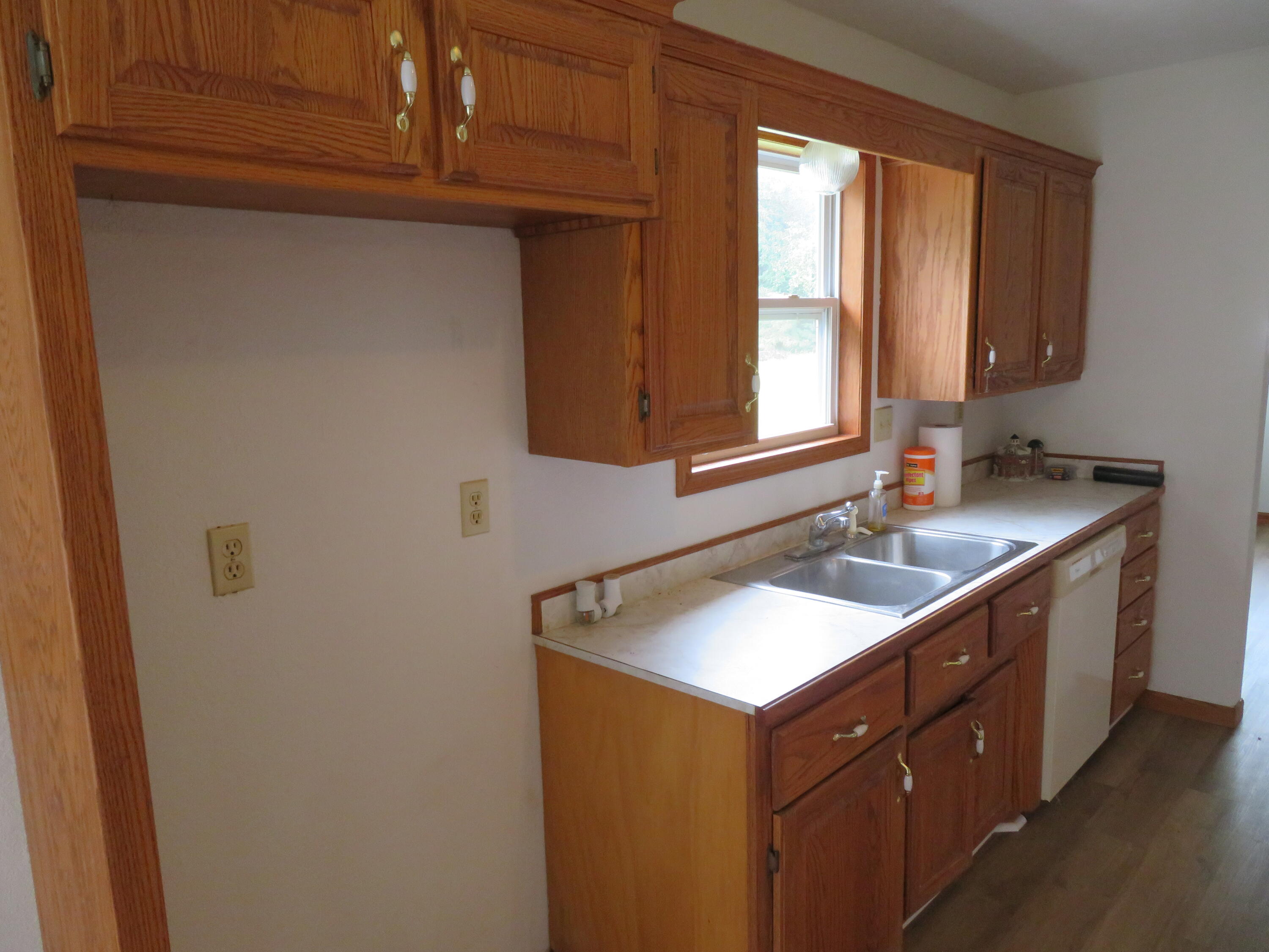 411 East 330th Road Property Photo 15