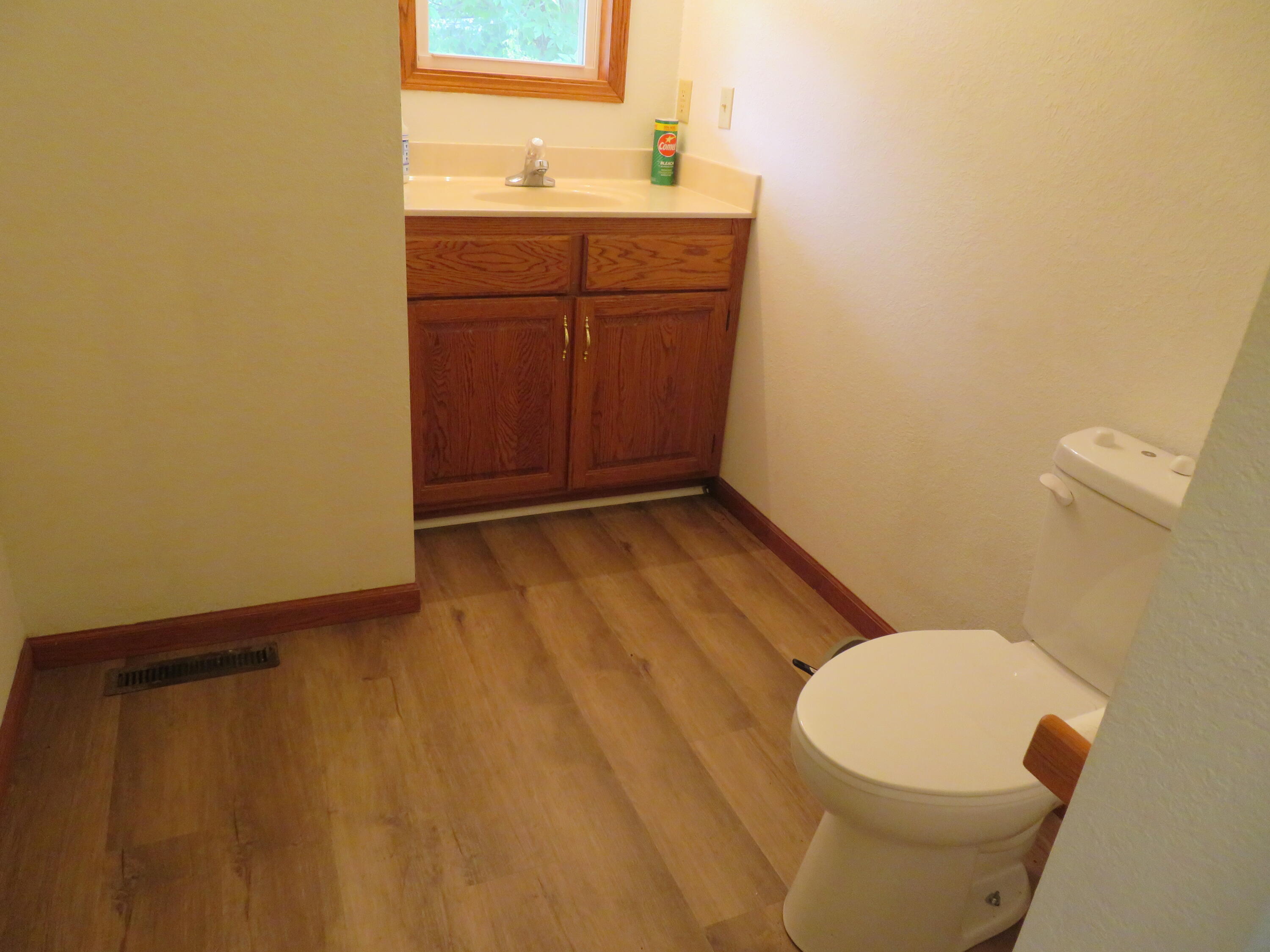 411 East 330th Road Property Photo 22