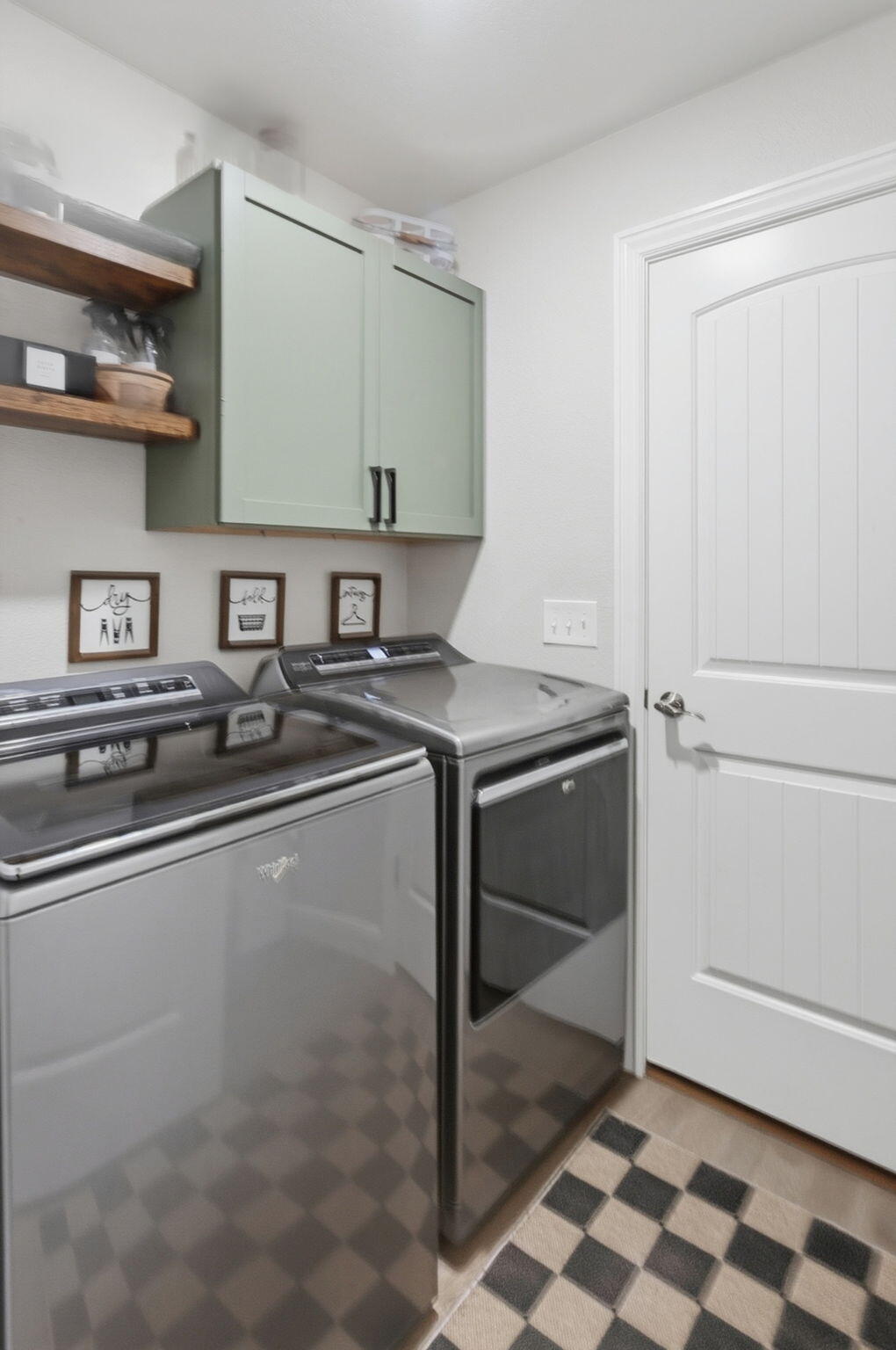 334 North Walnut Avenue Property Photo 17