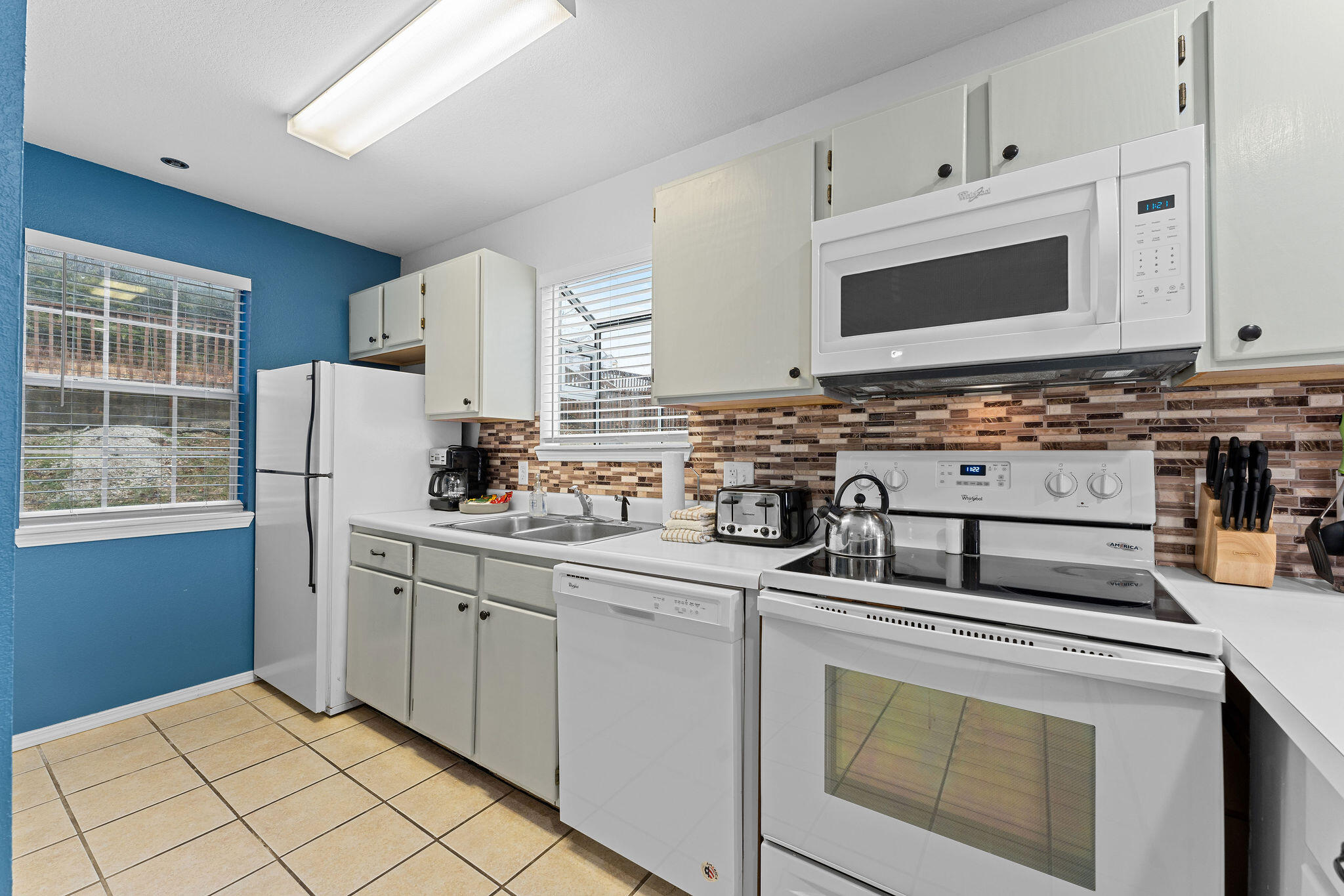 29 Blue Bird Way 3 Property Photo 6