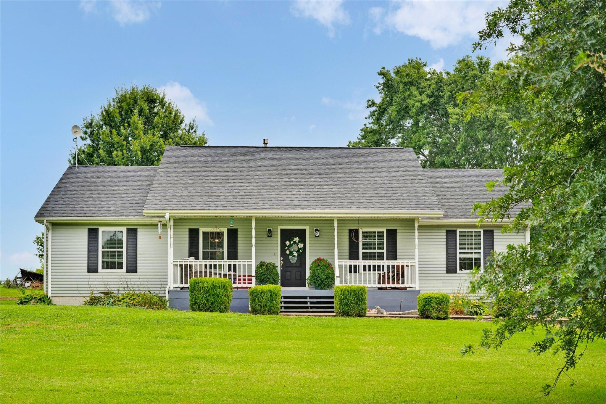714 Glade Road Property Photo 4