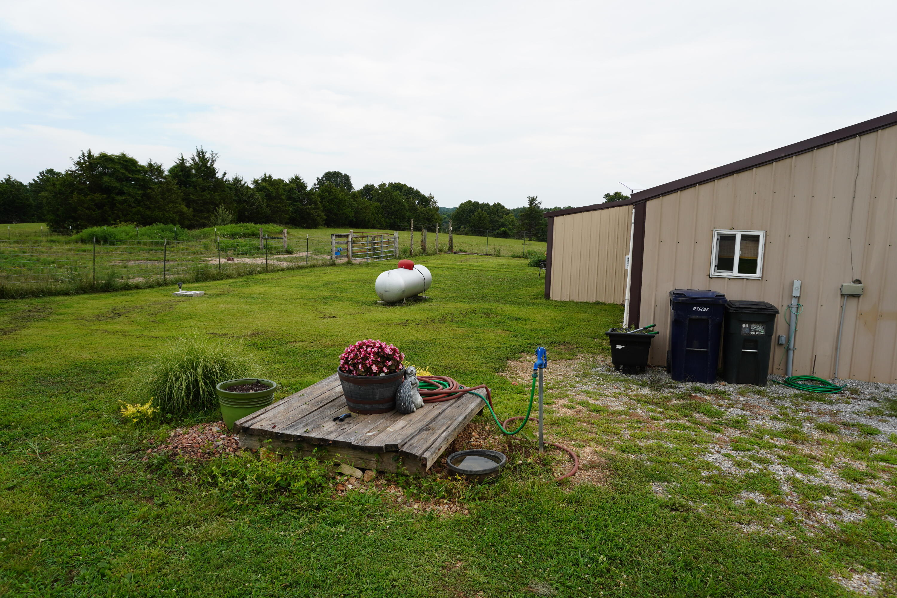 13226 Cr 437 Property Photo 25
