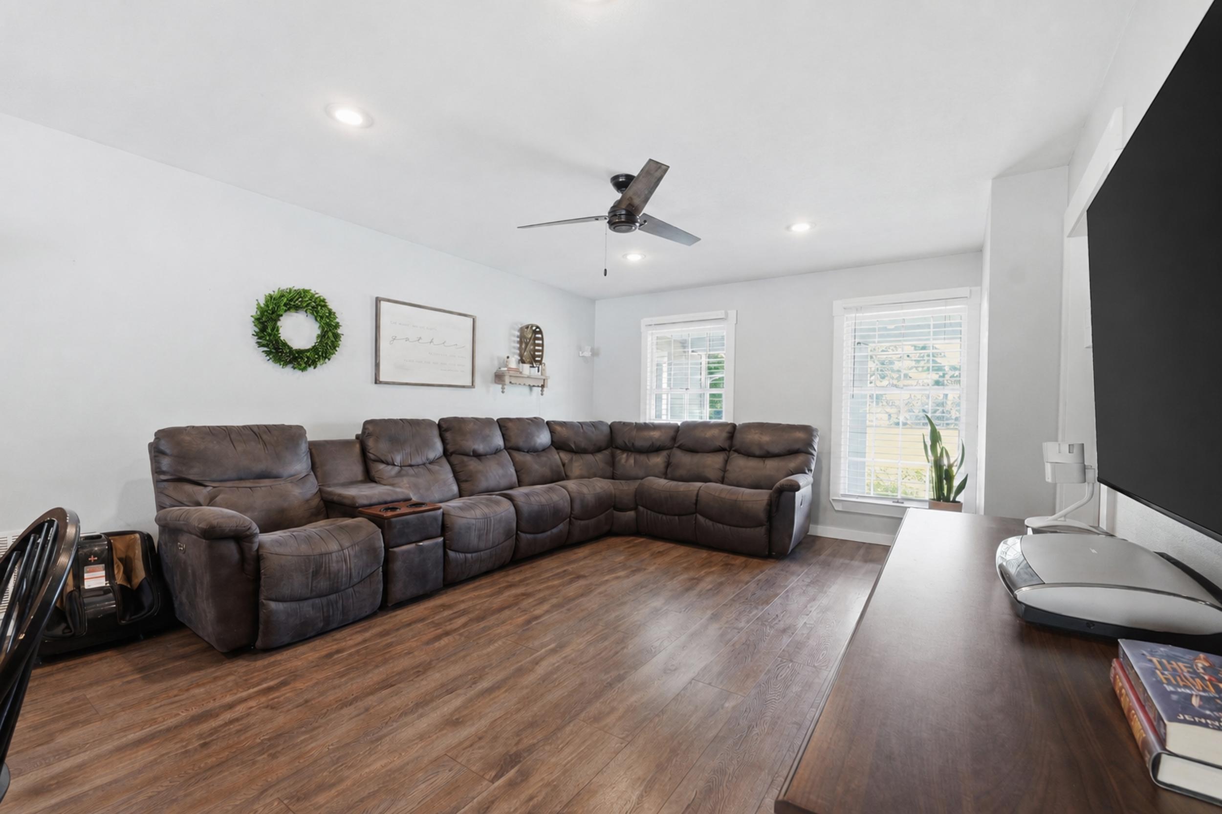 12929 Linden Drive Property Photo 8