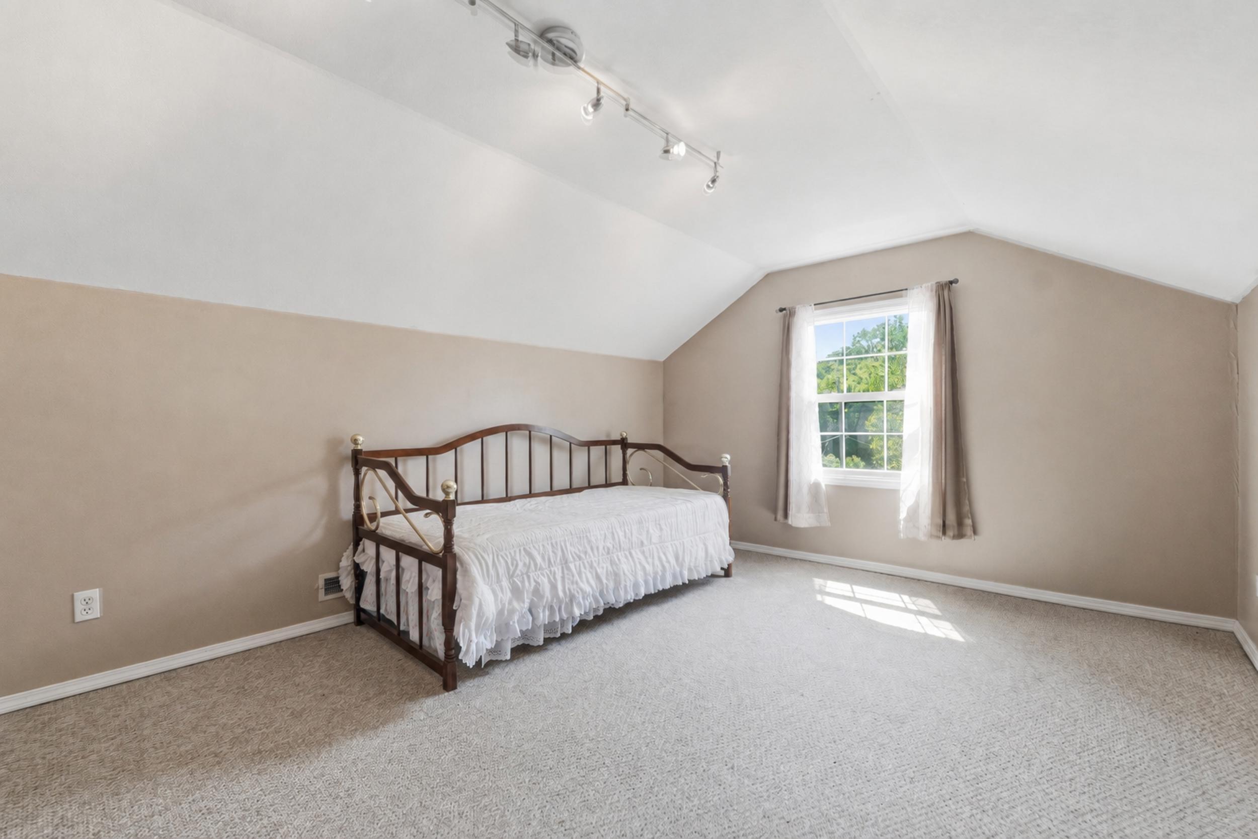 12929 Linden Drive Property Photo 34