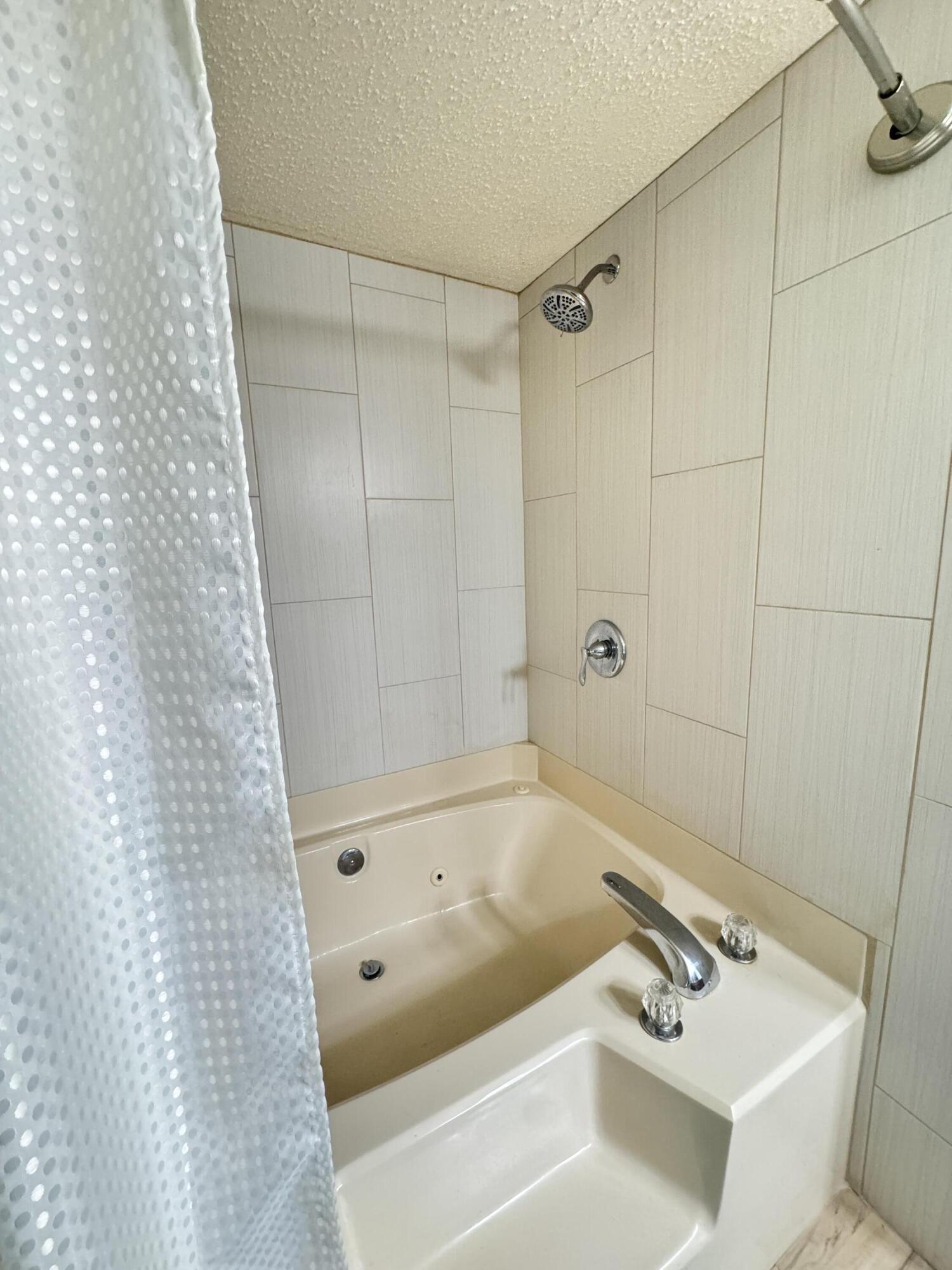 150 Sunken Forest Drive # 252 Property Photo 9