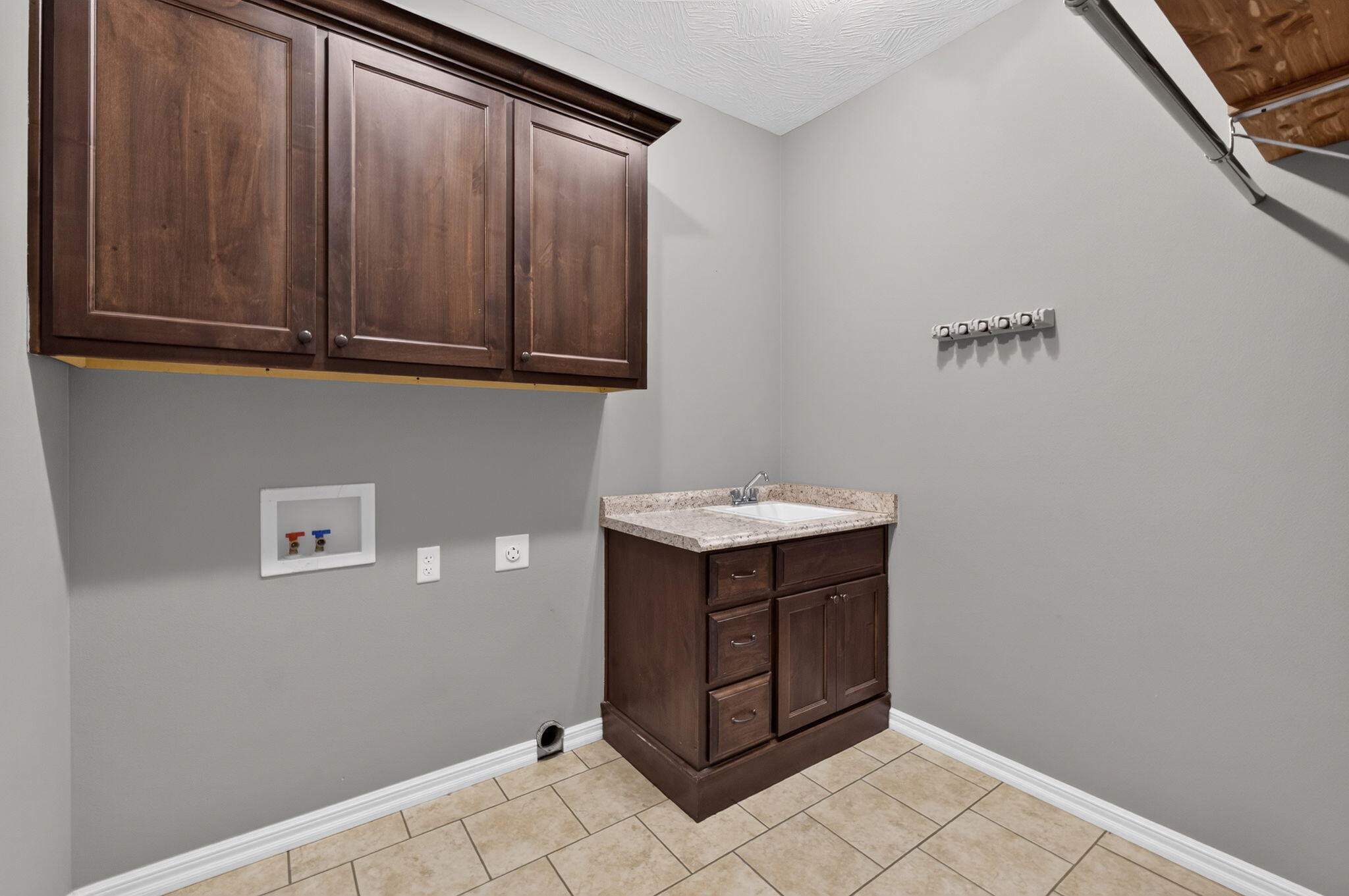 831 North Grapevine Road Property Photo 13