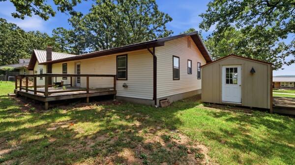 651 Plainview Drive Property Photo 5