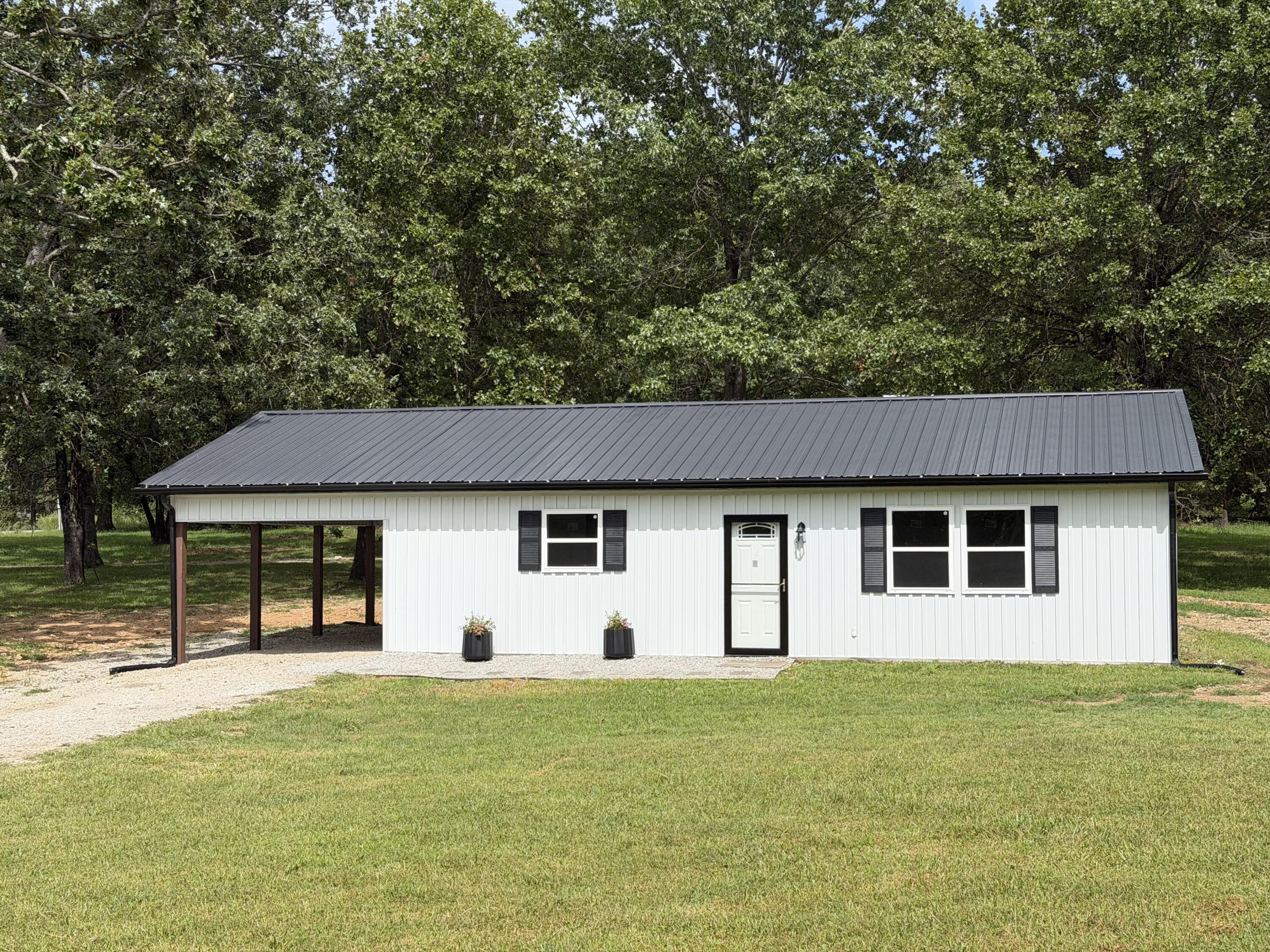 7282 Private Road 1830 Property Photo 1
