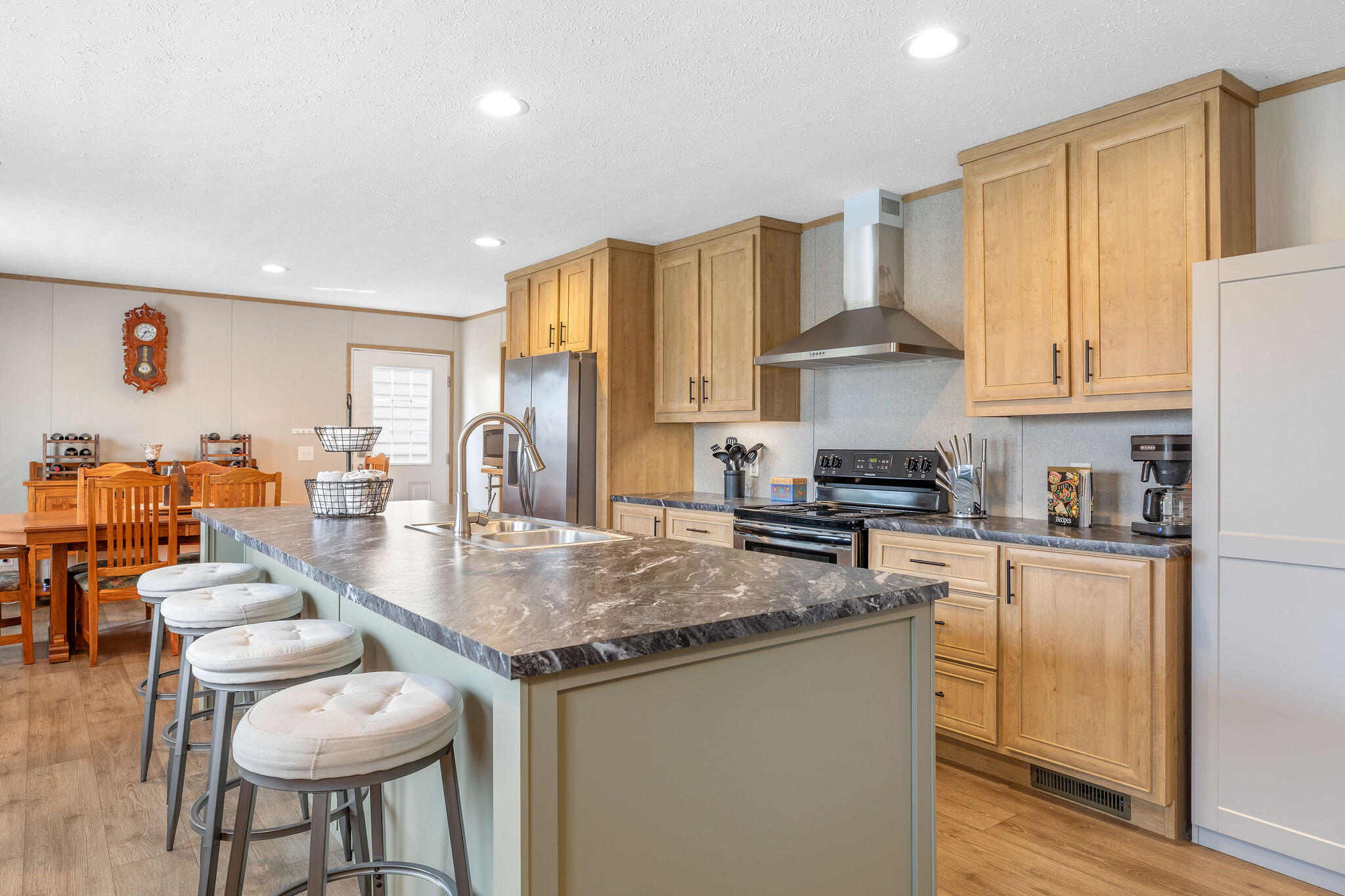 60329864 Property Photo 3