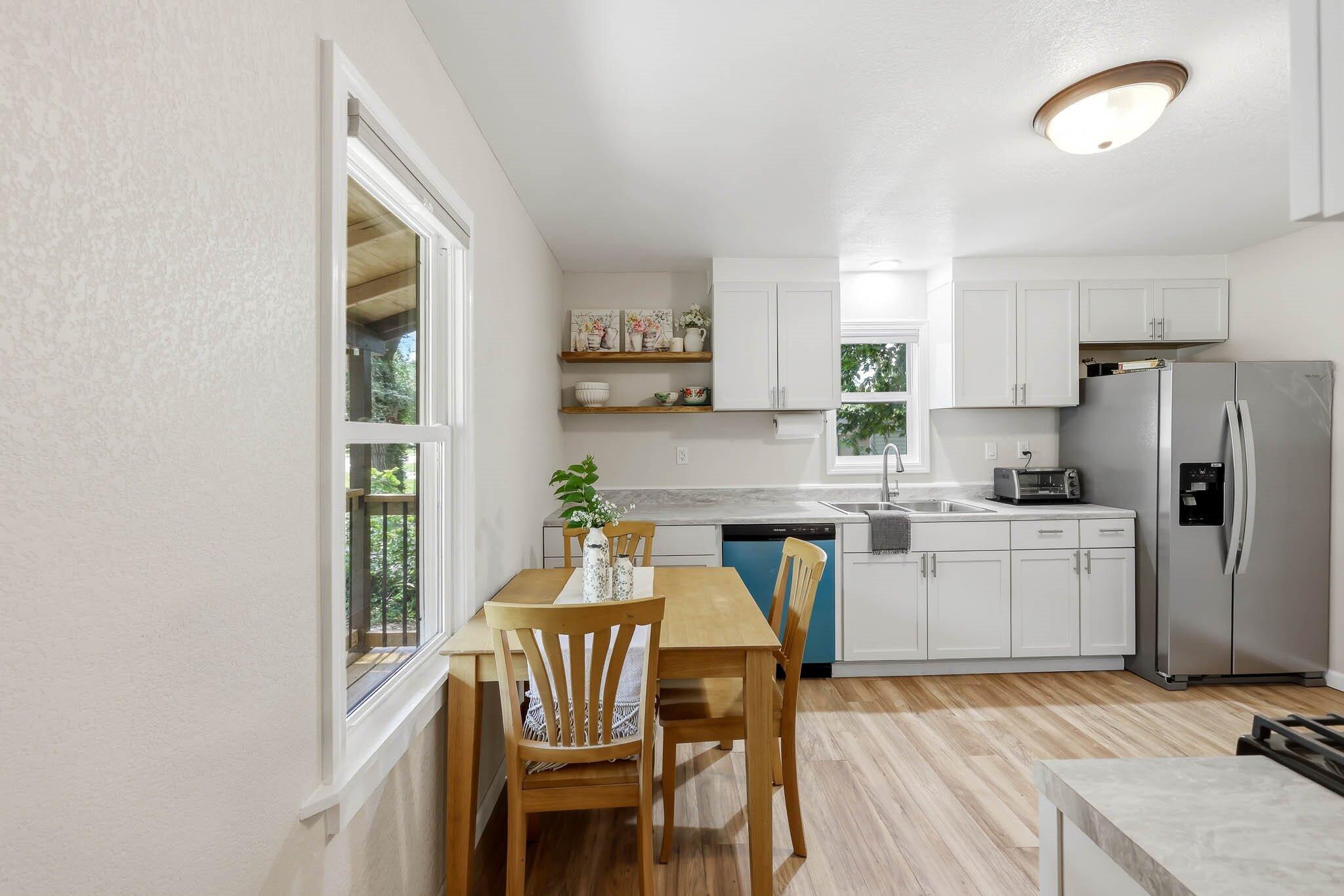 1121 South Fort Avenue Property Photo 3