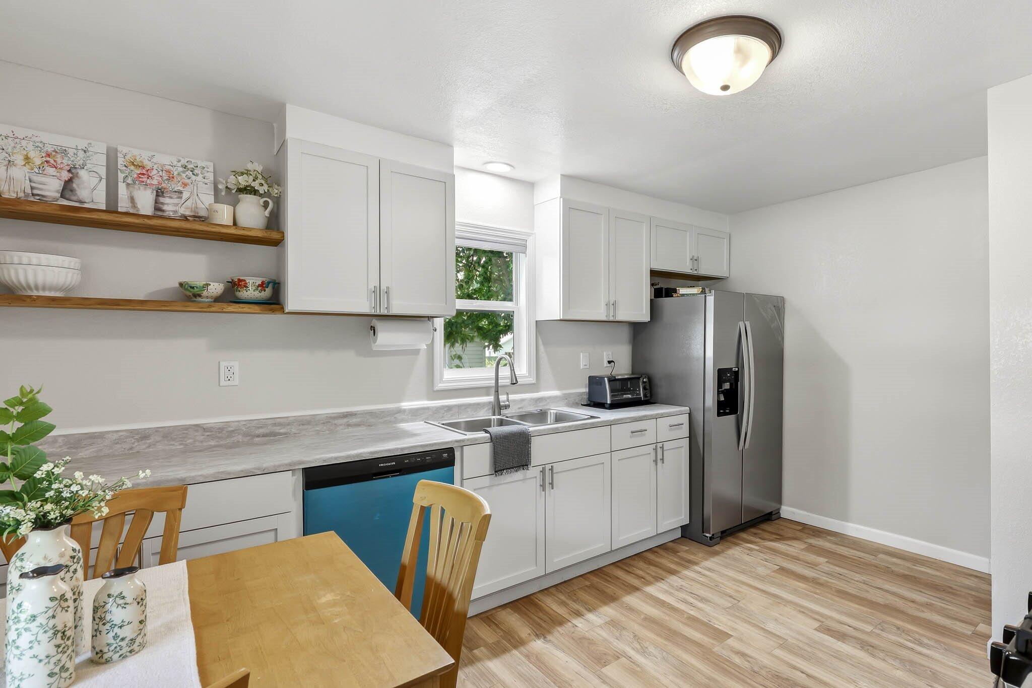 1121 South Fort Avenue Property Photo 6