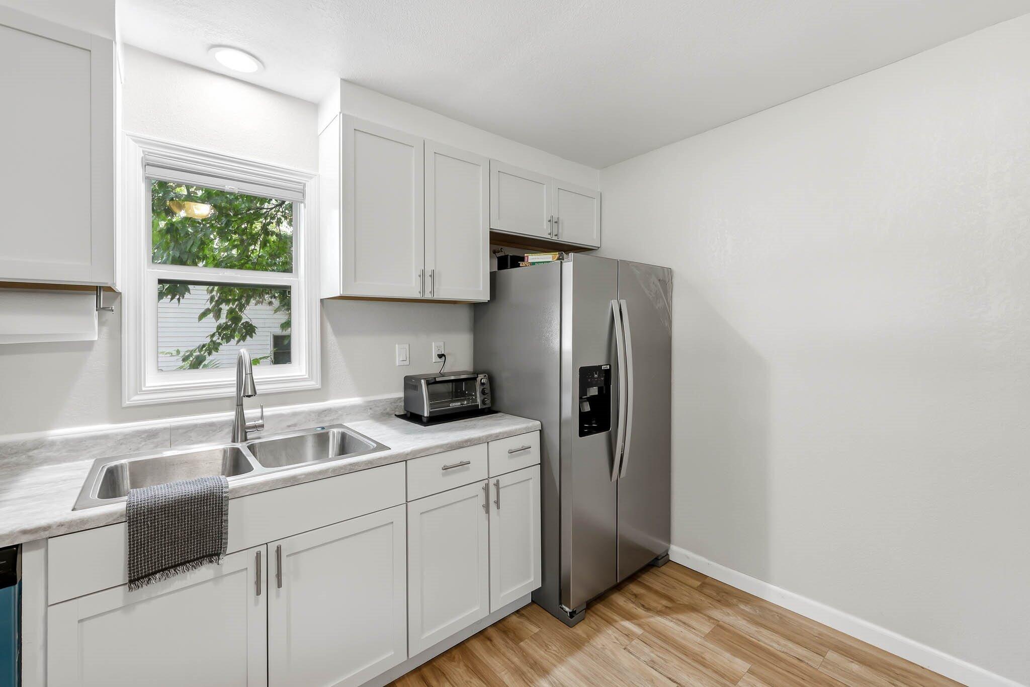 1121 South Fort Avenue Property Photo 7