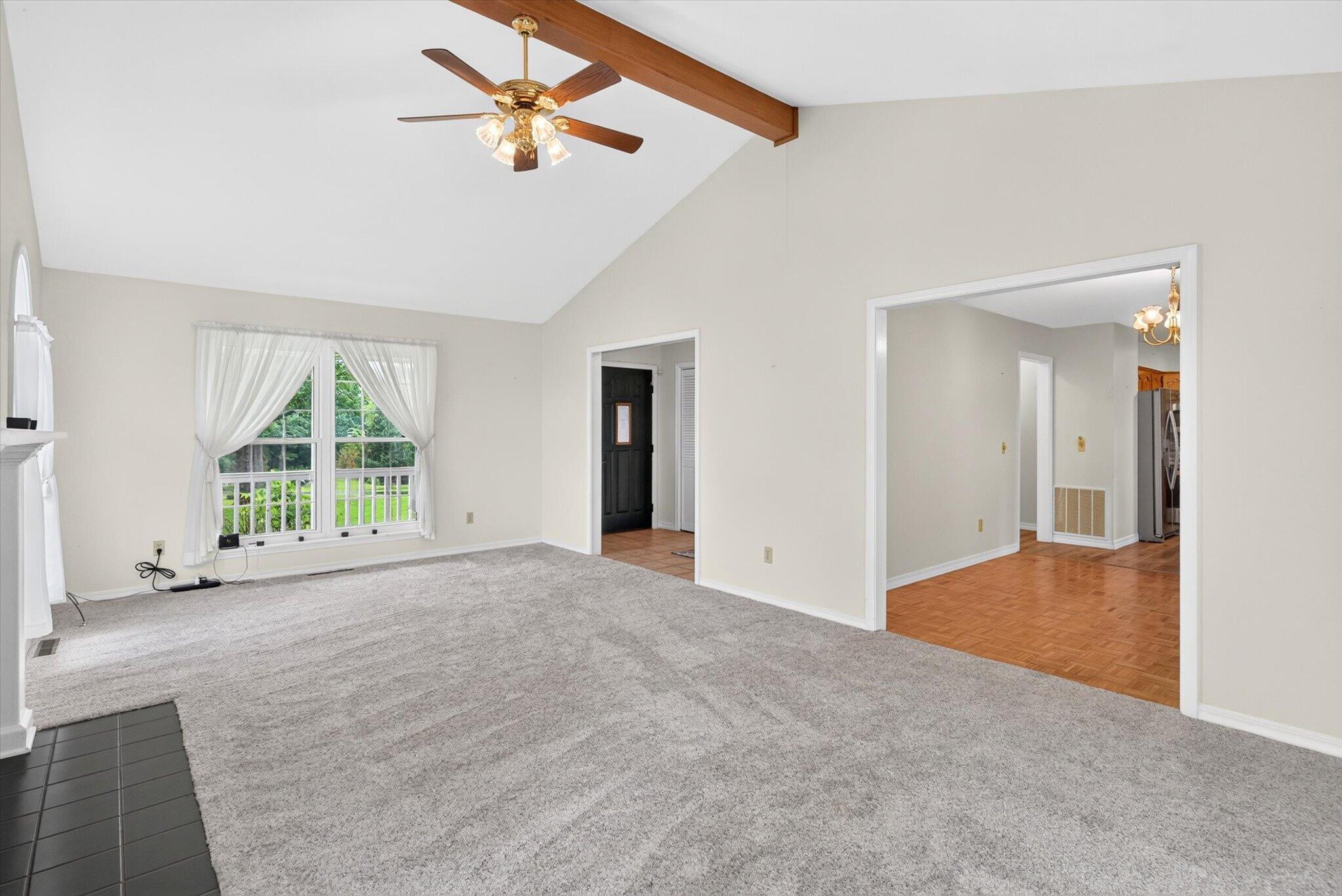 1645 East 425th Road Property Photo 5