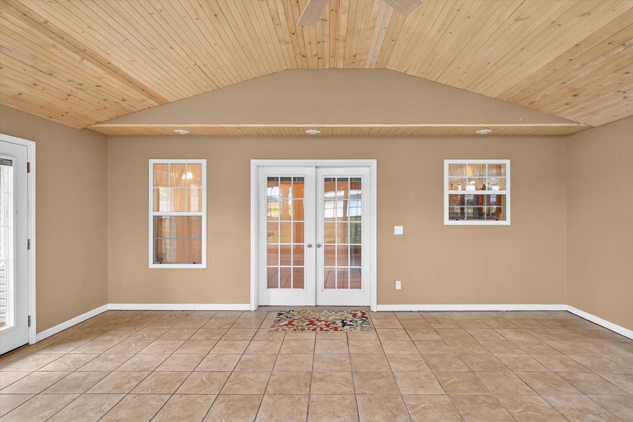 1645 East 425th Road Property Photo 14