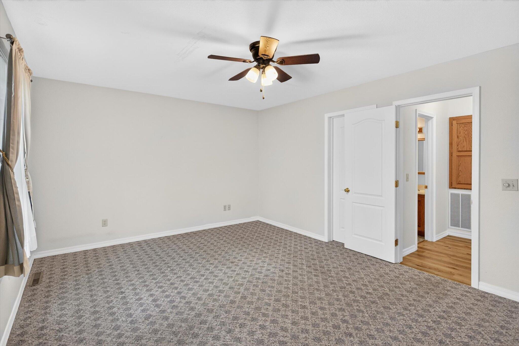 1645 East 425th Road Property Photo 16