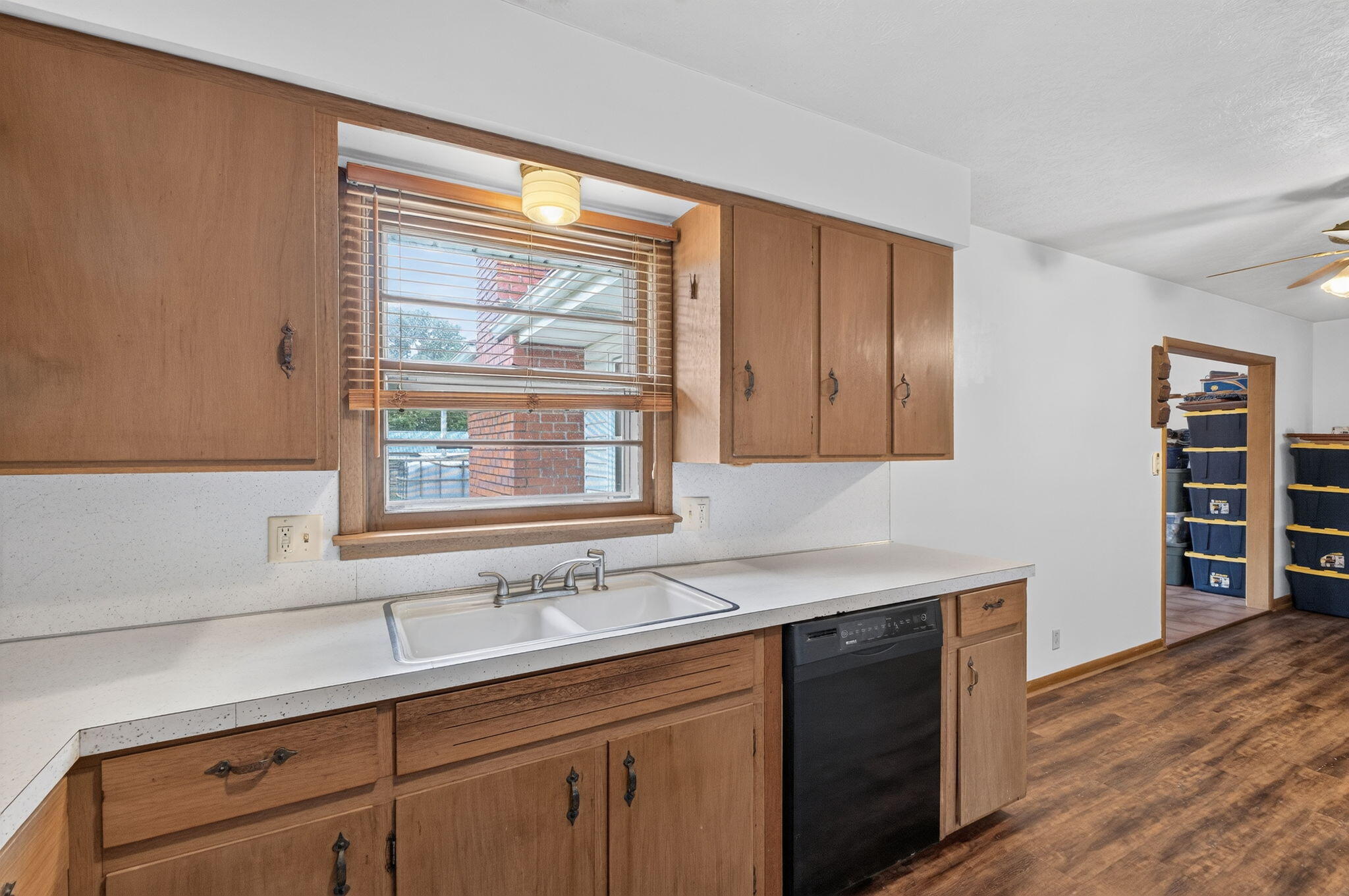 1124 South Bruce Avenue Property Photo 5