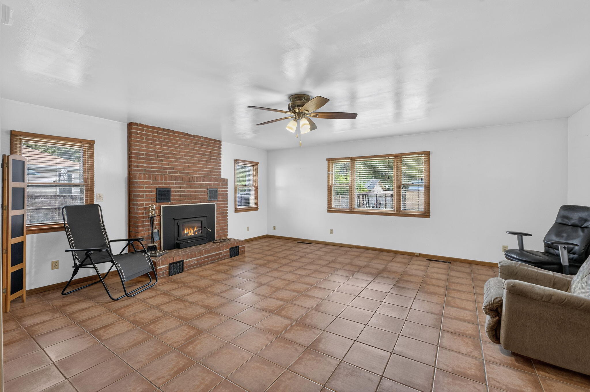 1124 South Bruce Avenue Property Photo 6