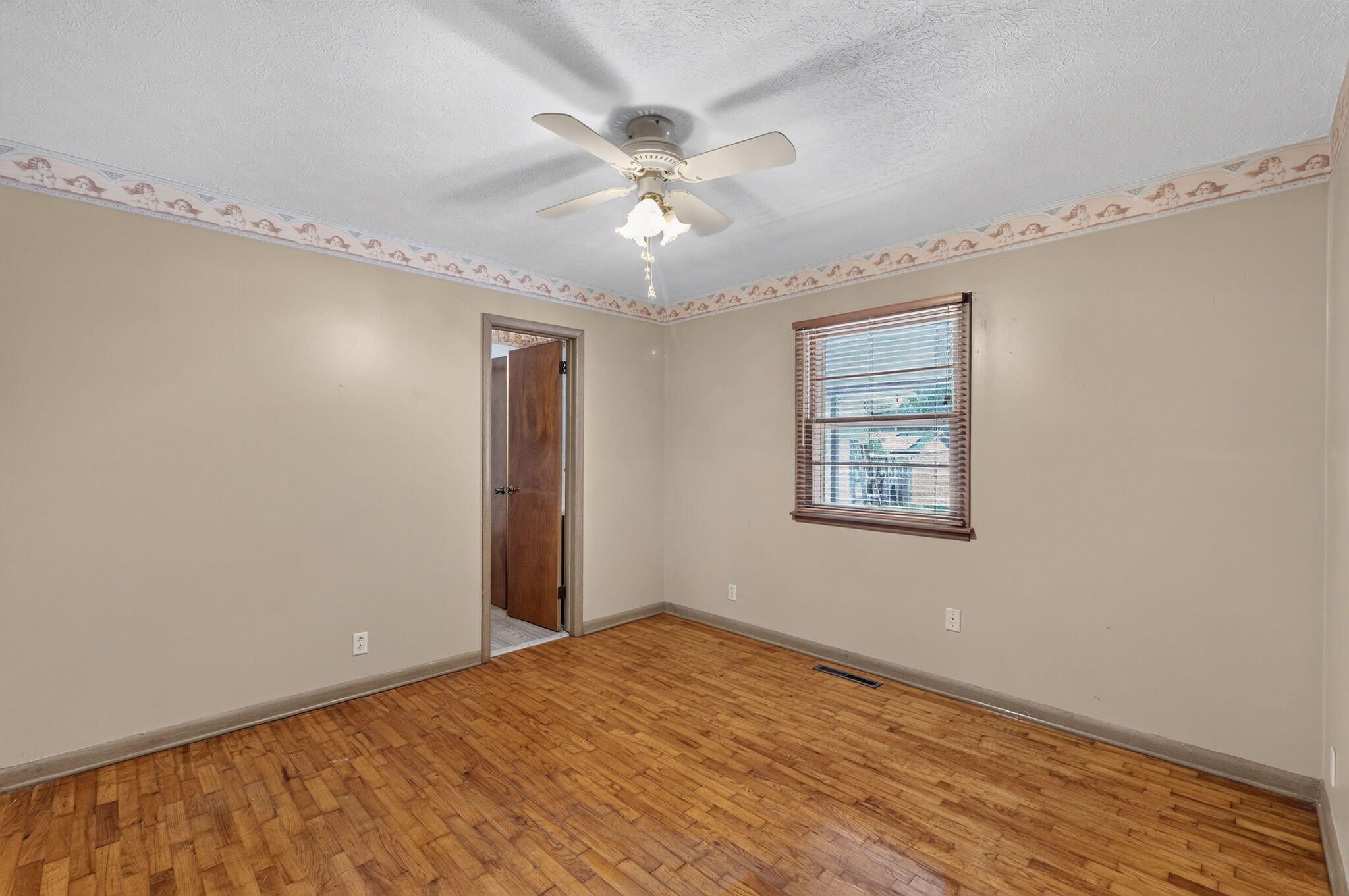 1124 South Bruce Avenue Property Photo 13