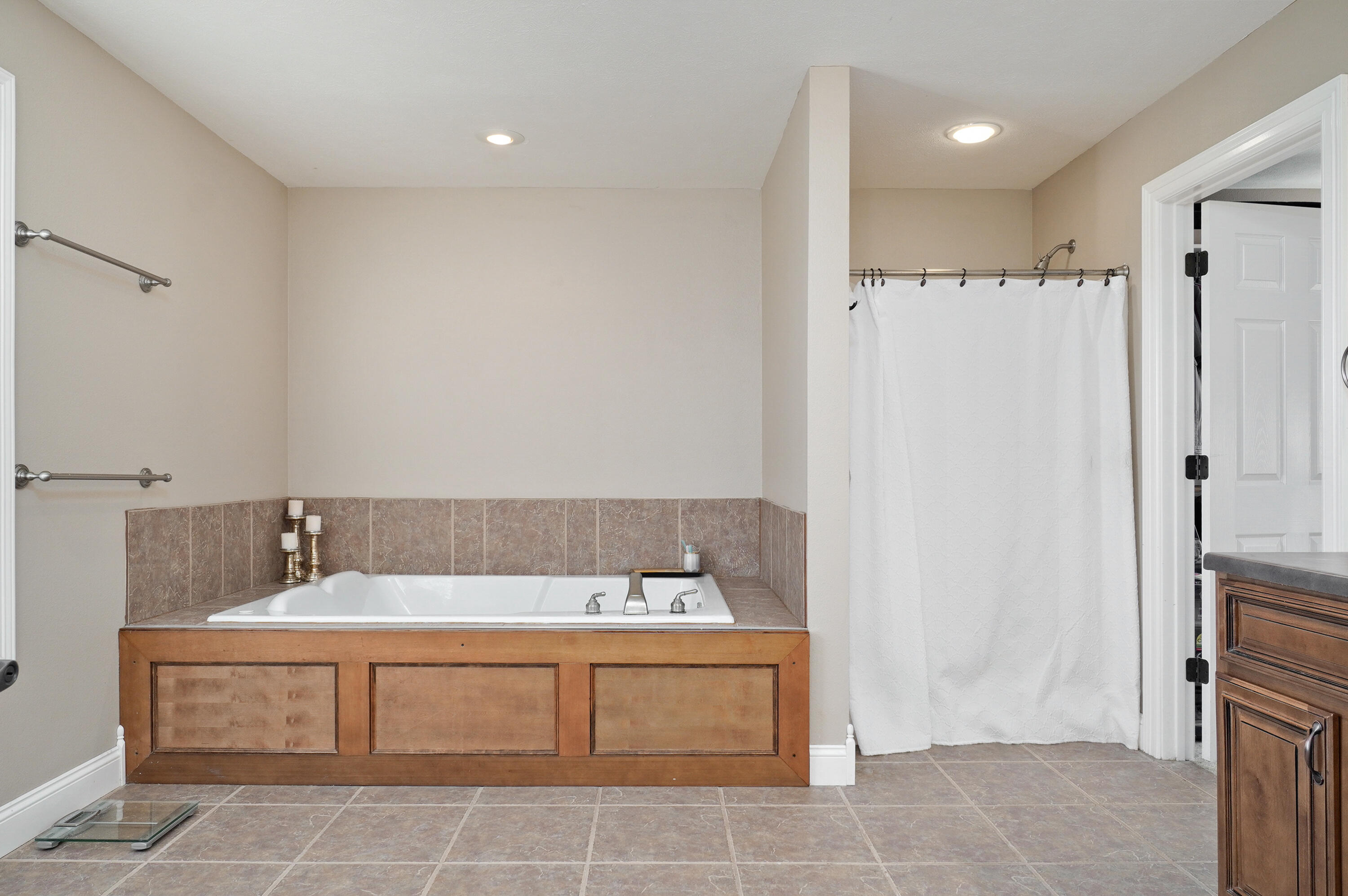 13735 Lawrence 1155 Property Photo 25