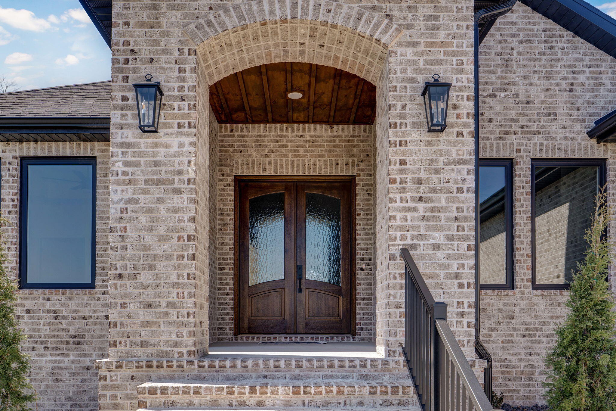 2023 North Silver Charm Avenue Property Photo 5
