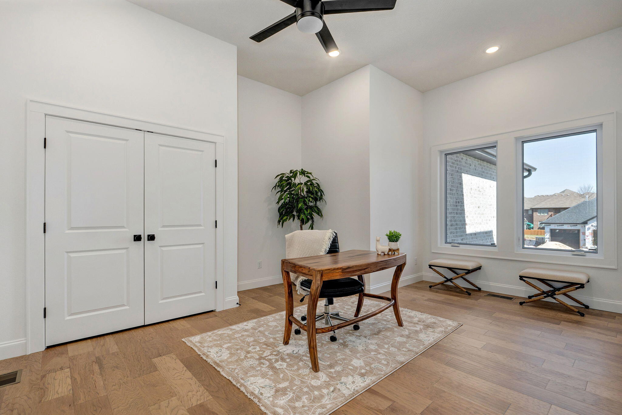2023 North Silver Charm Avenue Property Photo 7