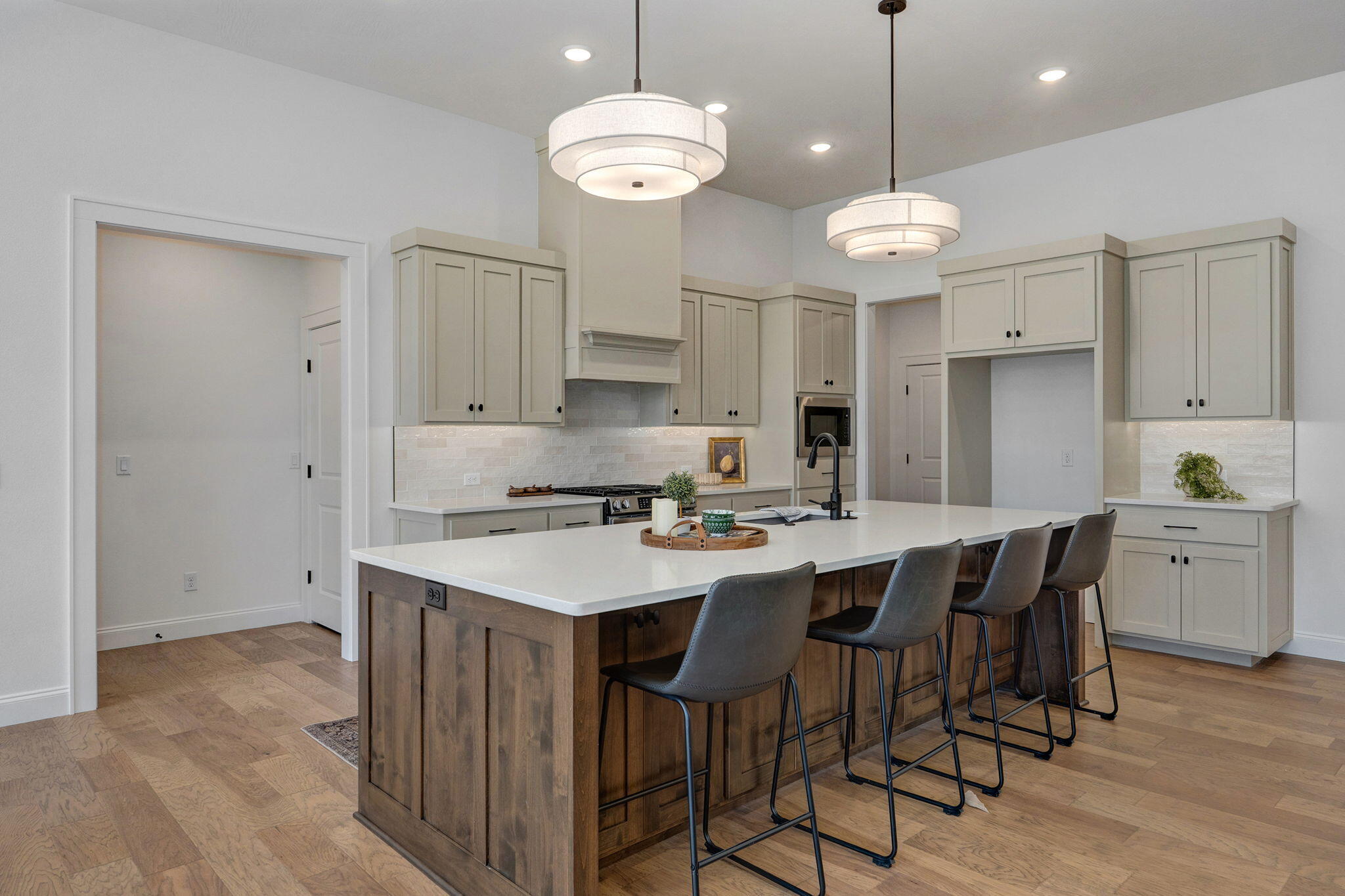 2023 North Silver Charm Avenue Property Photo 14