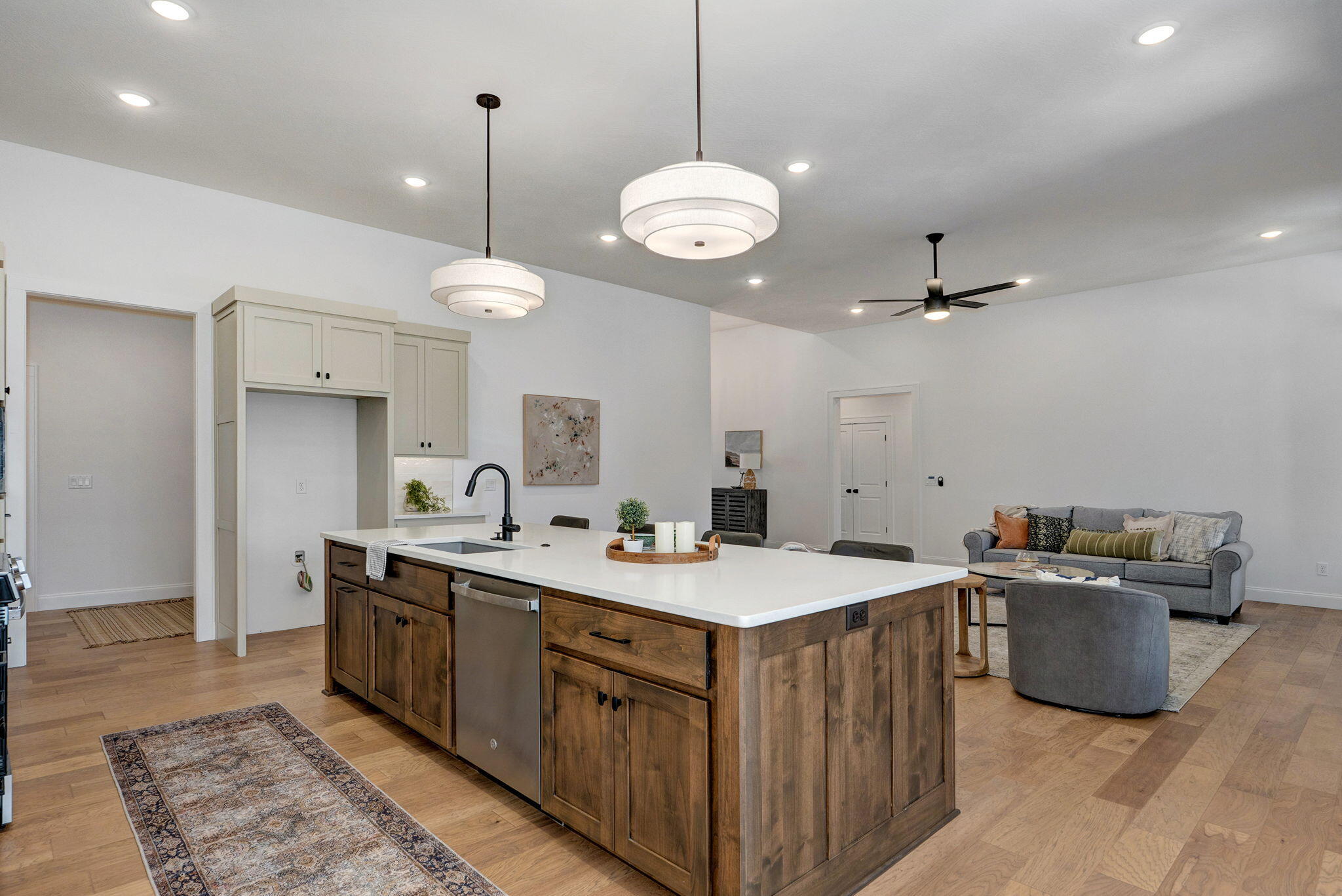 2023 North Silver Charm Avenue Property Photo 18
