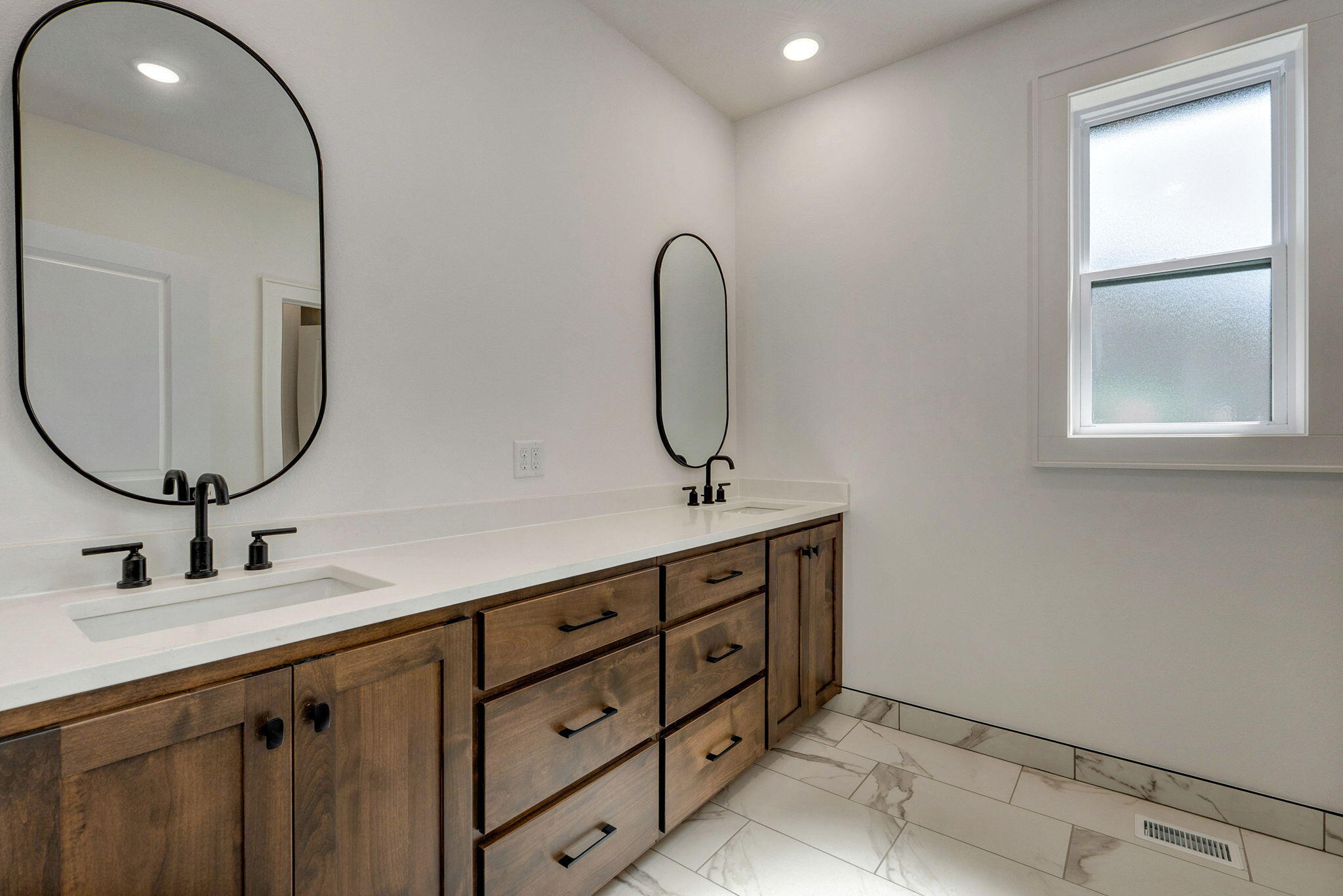 2023 North Silver Charm Avenue Property Photo 33