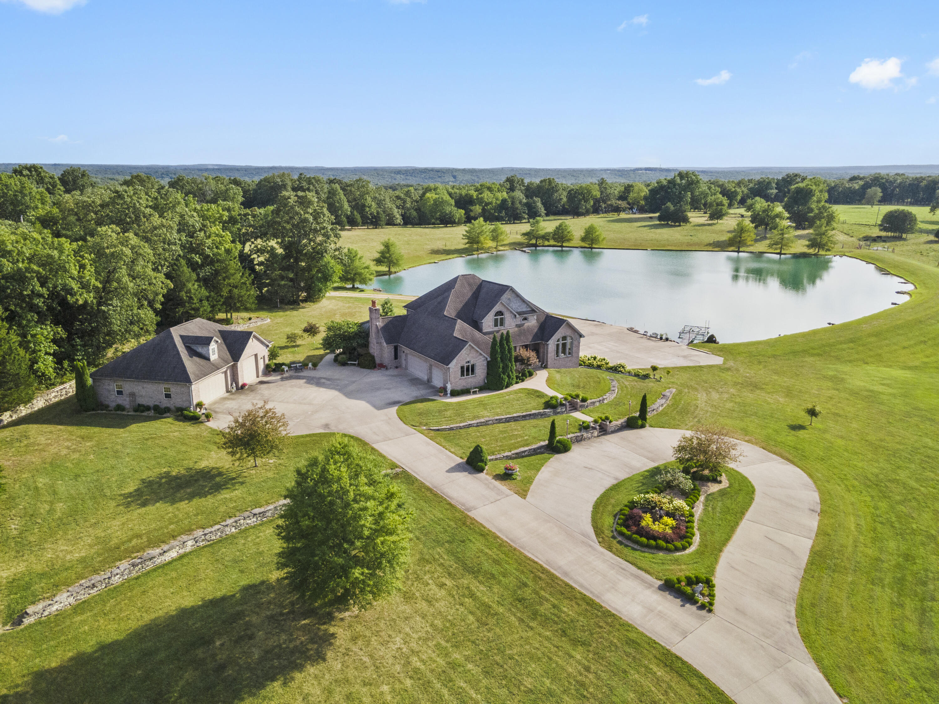 26152 Us-54 Property Photo 1