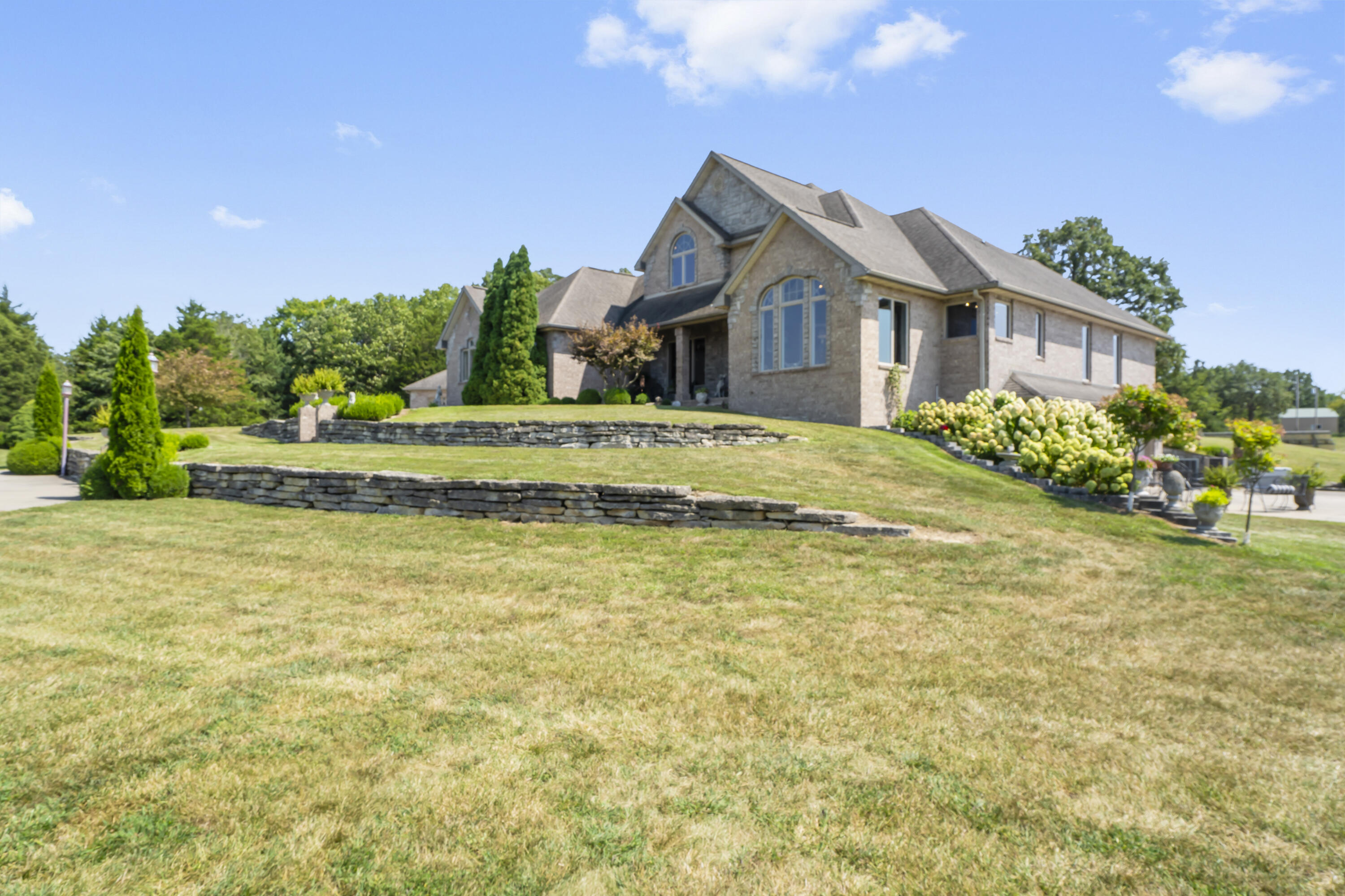 26152 Us-54 Property Photo 6