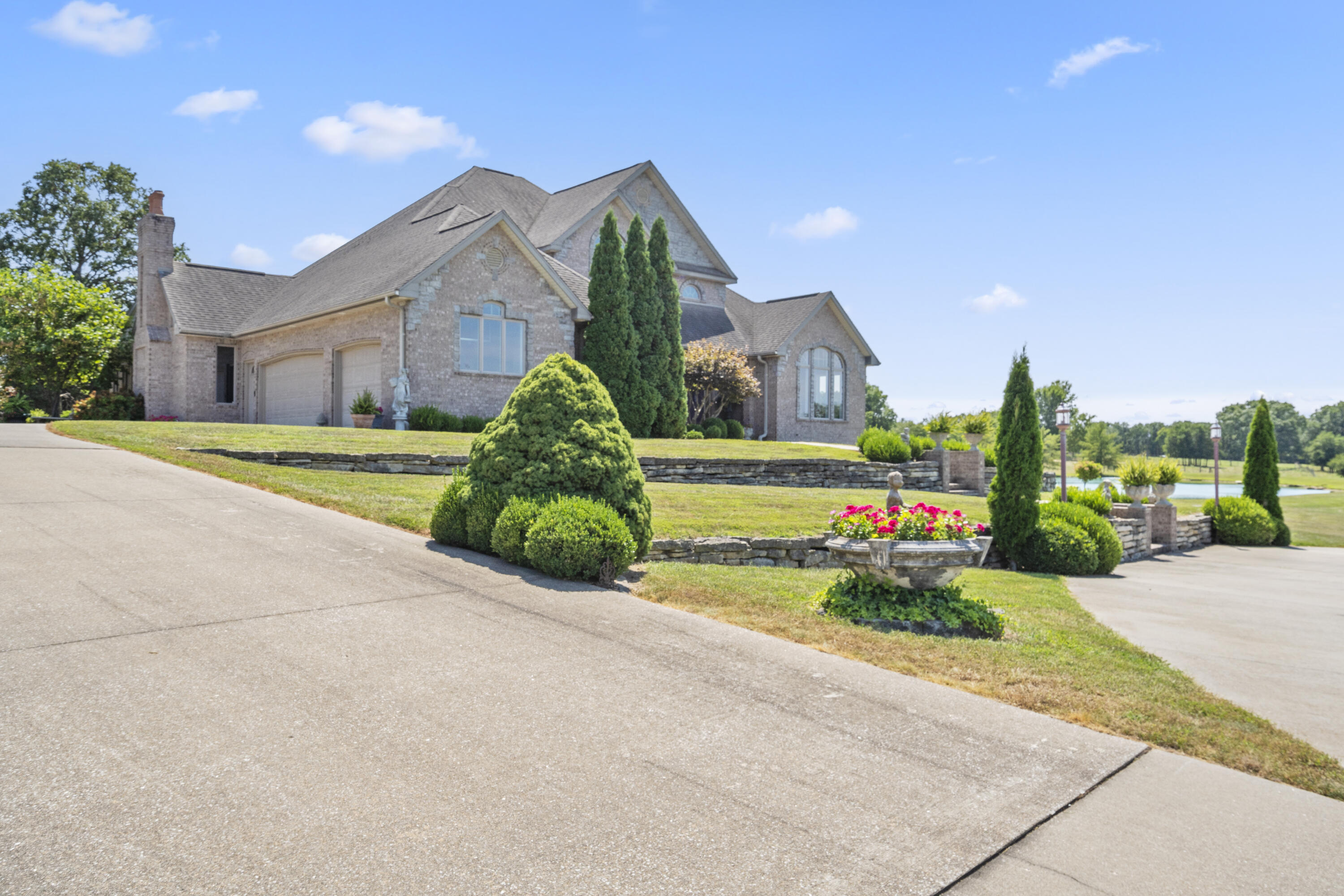 26152 Us-54 Property Photo 7