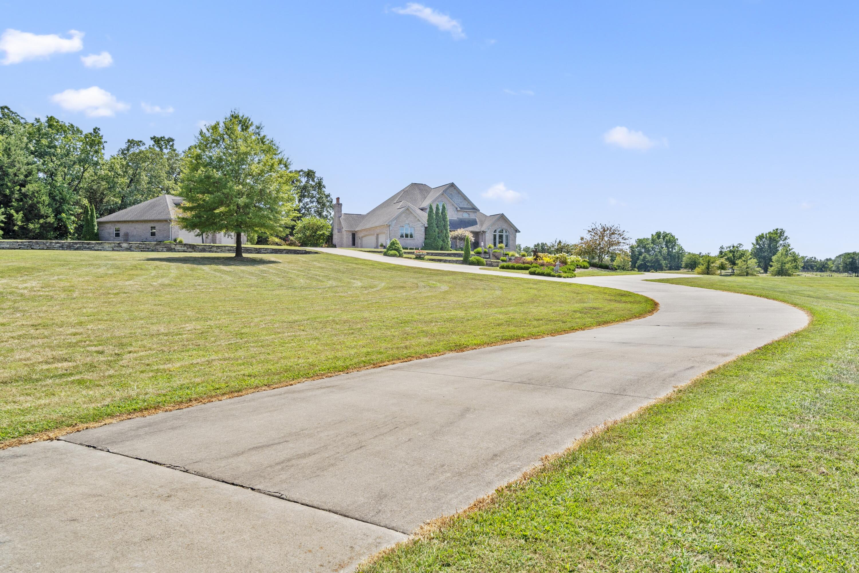 26152 Us-54 Property Photo 57