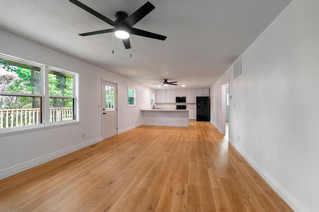 3235 Ozark Street Property Photo 4