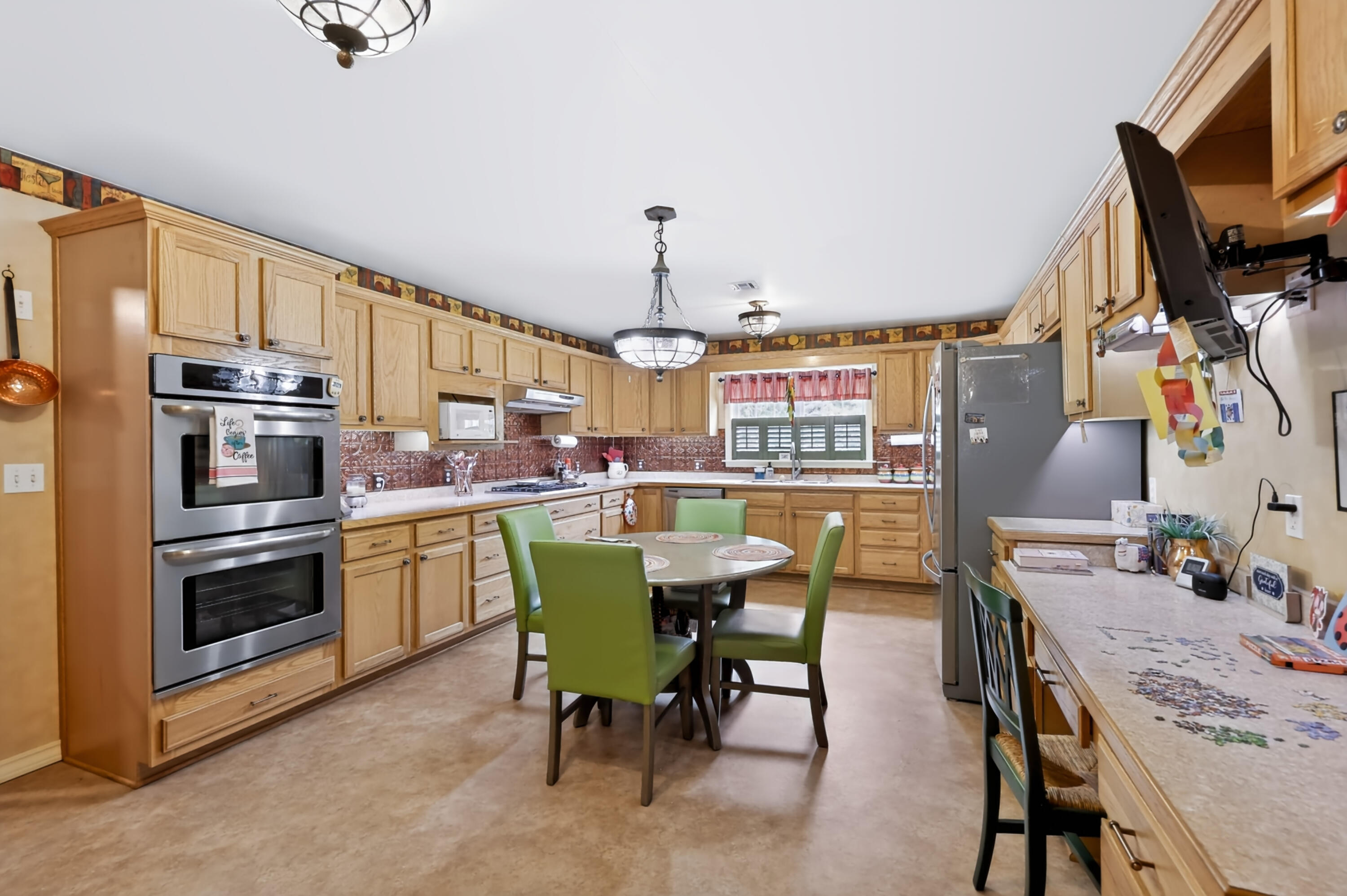 101 Third Street Property Photo 3