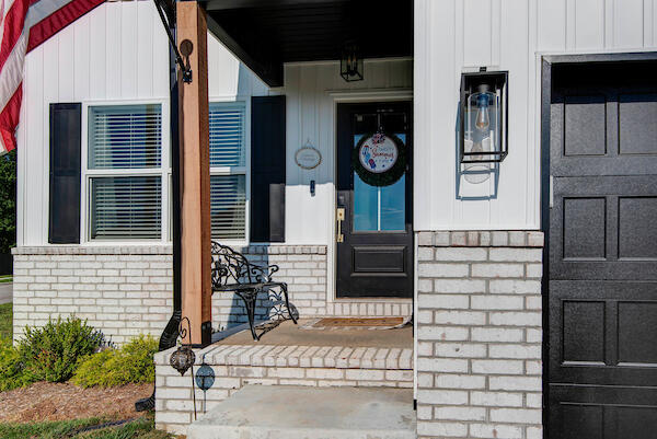 797 Hoffman Hills Boulevard Property Photo 2