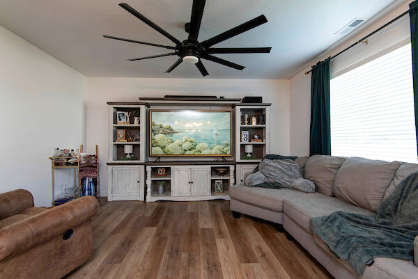 797 Hoffman Hills Boulevard Property Photo 10