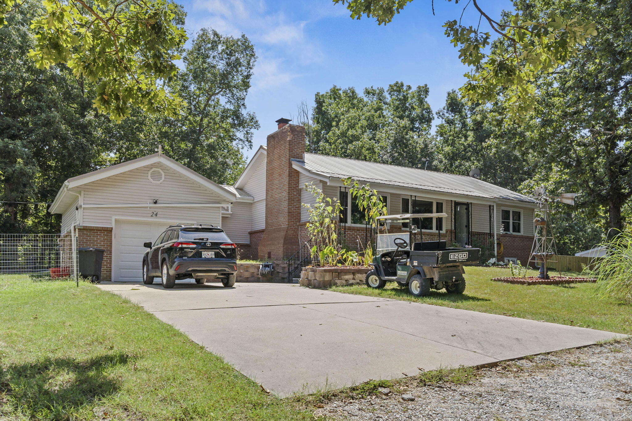 24 Dorsett Lane Property Photo 1